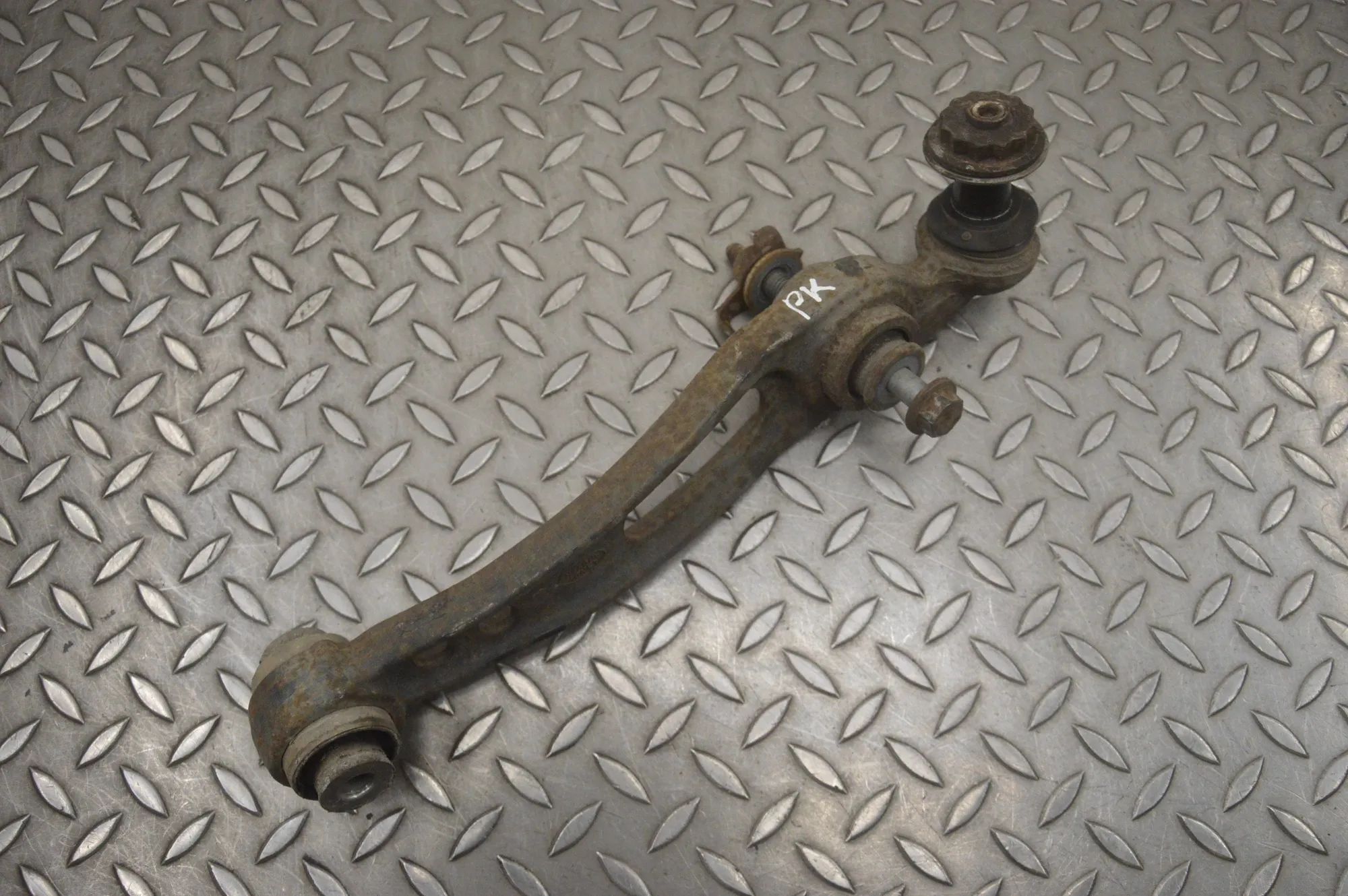 Land Rover Discovery Front Left Straight Control Arm Front Left Straight Control Arm — LAND ROVER DI...
