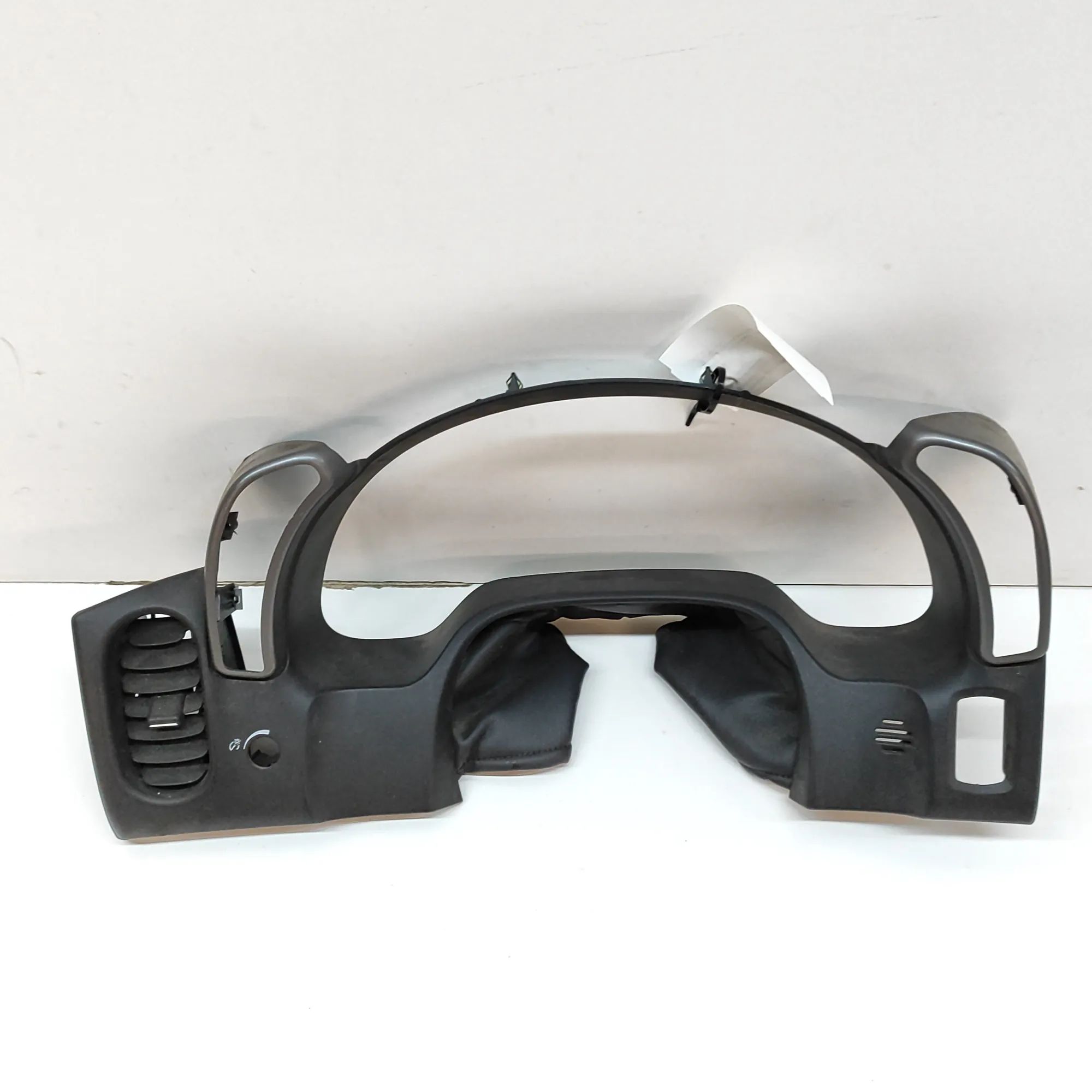 Chevrolet Corvette (C6) Instrument Cluster Trim Instrument Cluster Trim — CHEVROLET CORVETTE (C...