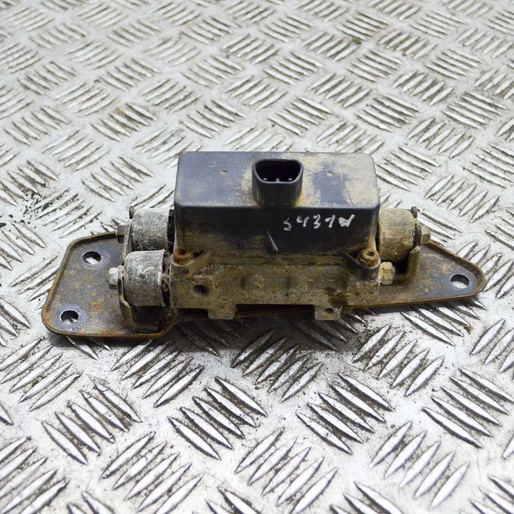 Toyota Land Cruiser 100 Suspension Control Unit Suspension control unit — TOYOTA LAND CRUISER (...
