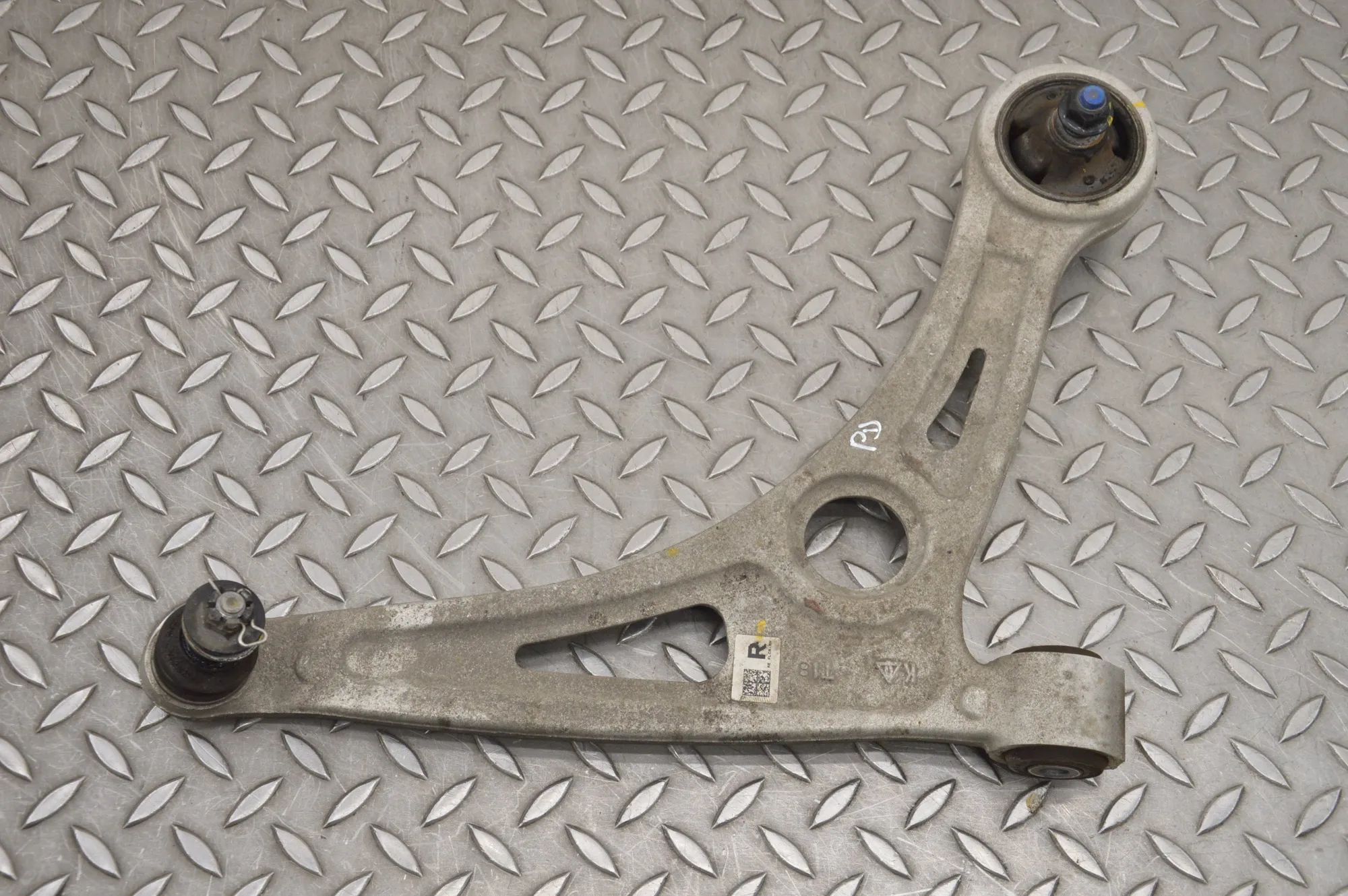 Hyundai Ioniq Front Right Lower Control Arm Front Right Lower Control Arm — HYUNDAI IONIQ (...