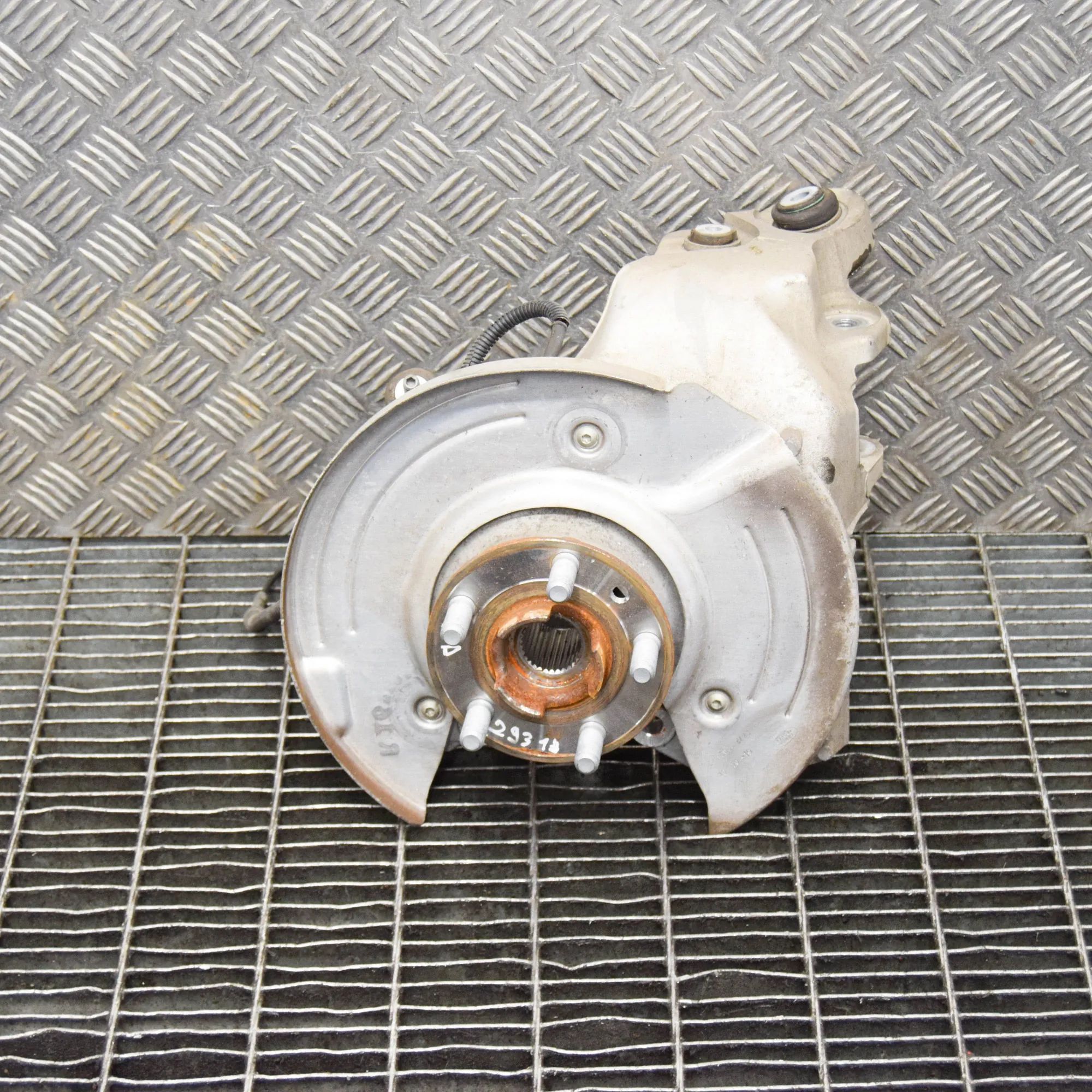 Jaguar E-Pace Rear Right Wheel Hub