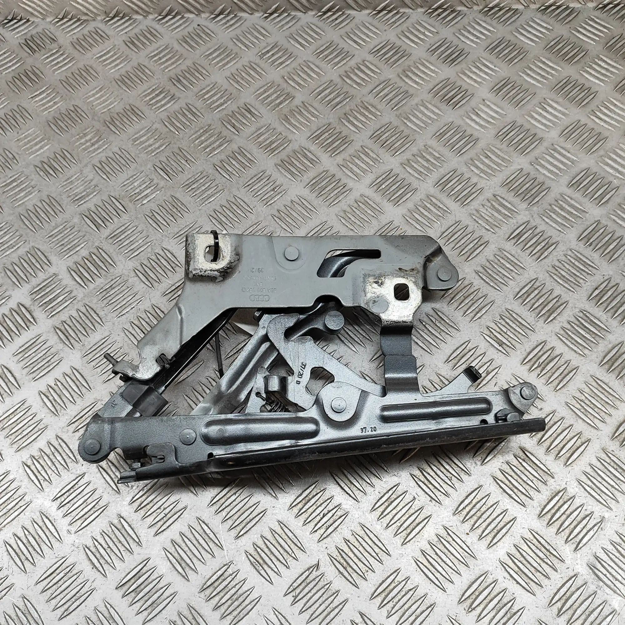 Audi Q5 (FY) Bonnet hinge — front right Bonnet hinge — front right — AUDI Q5 (FY) (2016...