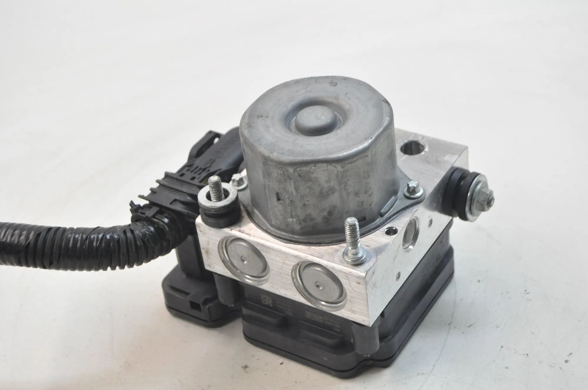 Nissan X-Trail / Rogue ABS hydraulic pump ABS Pump — NISSAN X-TRAIL (T32_) (2013-...) — 4...