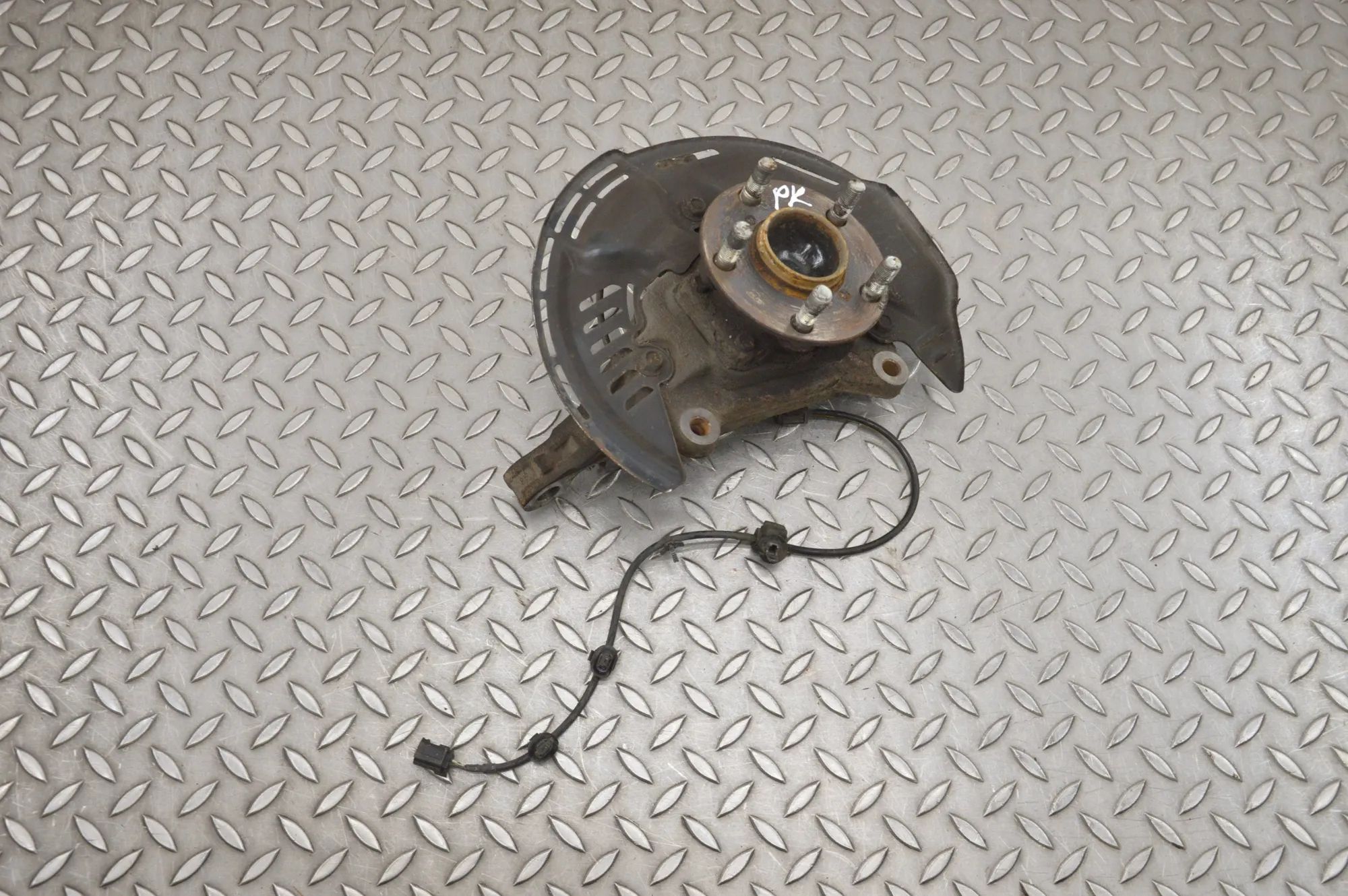 Toyota GT86 Front Left Wheel Hub Front Left Wheel Hub — TOYOTA GT (86 Coupe ZN6_...