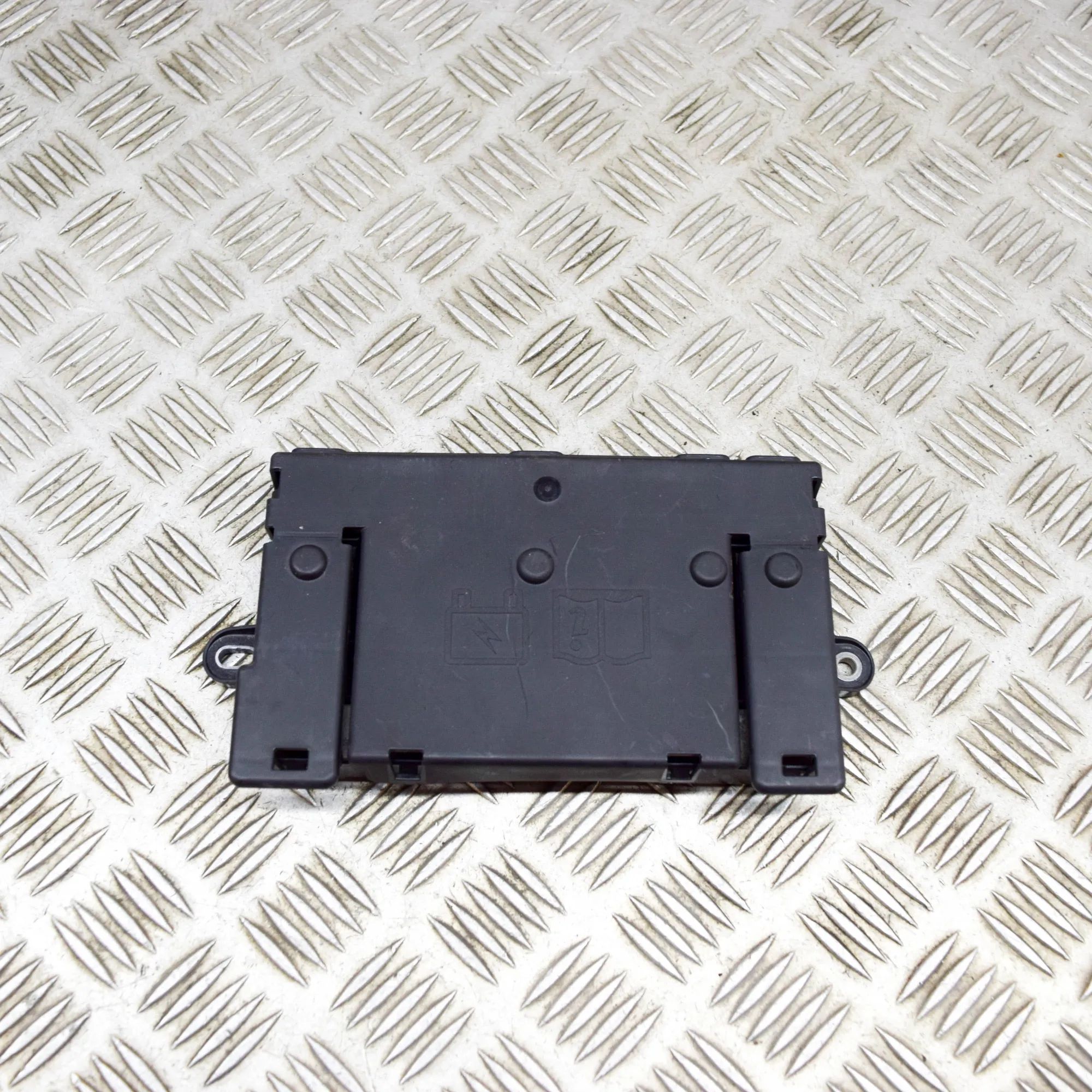 Jaguar I-Pace Fuse Box Module Fuse Box Module — JAGUAR I-PACE (X590) (2018-.....