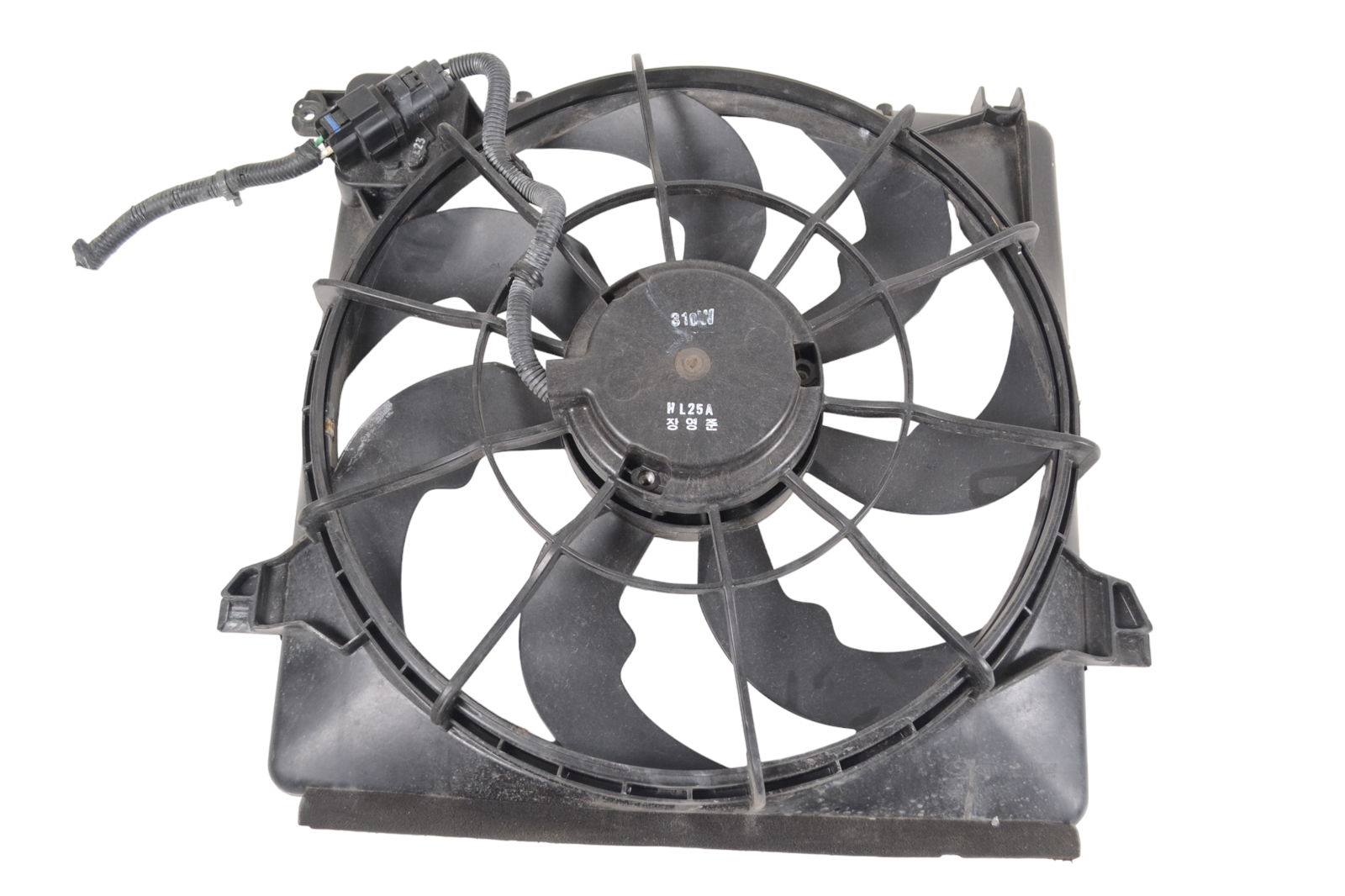 Kia Sorento Engine Cooling Fan Shroud Engine Cooling Fan Shroud — KIA SORENTO (II XM)...