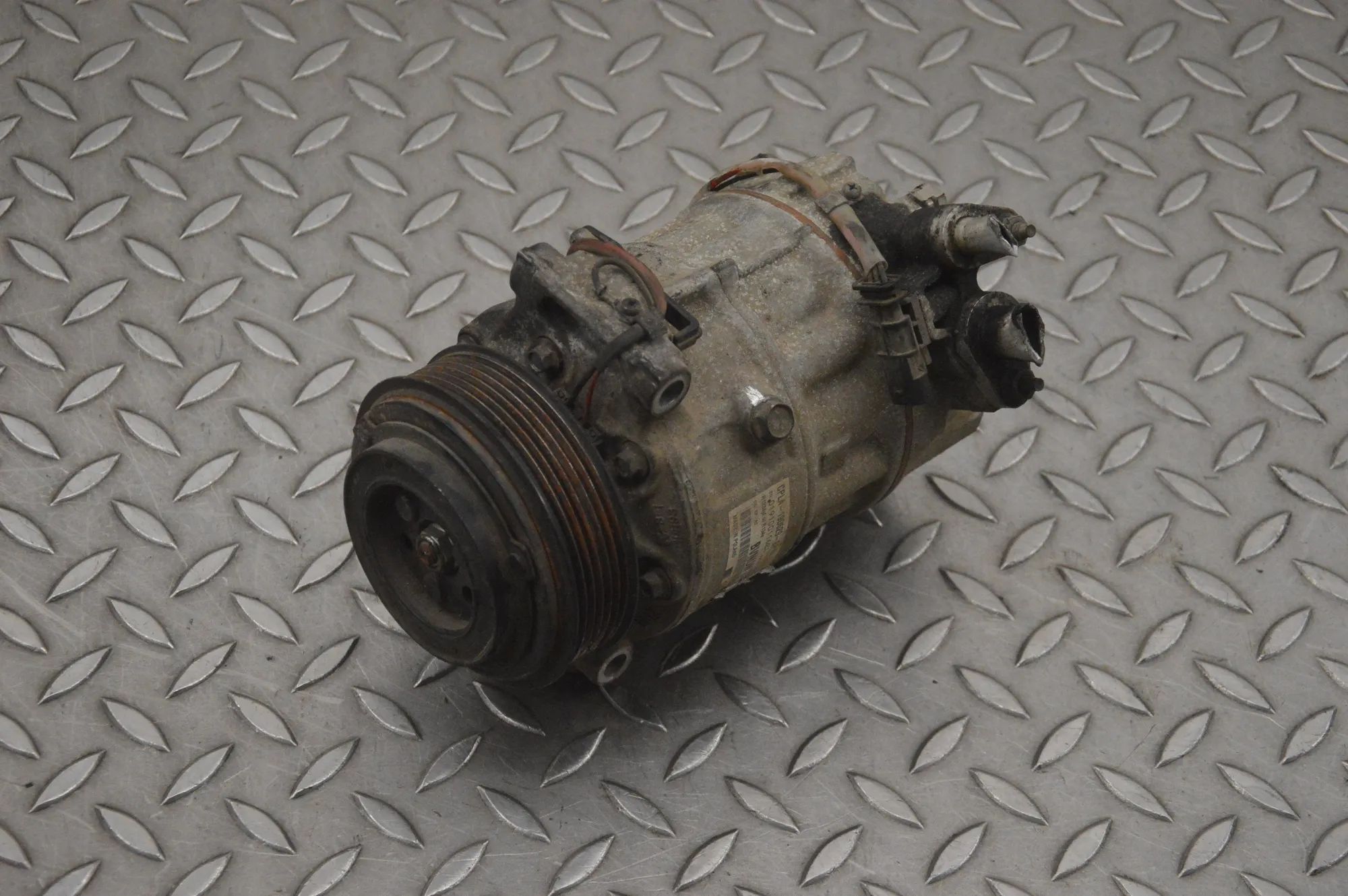 Land Rover Range Rover Evoque Air-conditioning compressor Air-conditioning compressor — LAND ROVER RANGE ...
