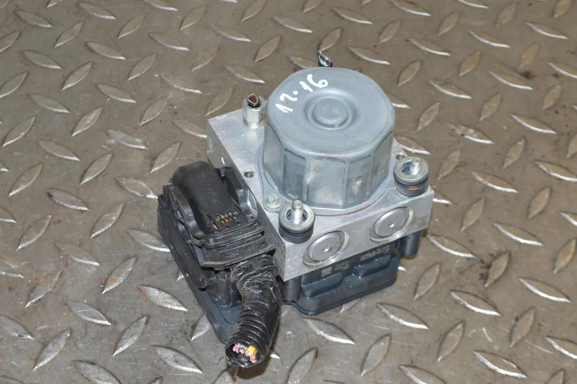Nissan X-Trail / Rogue ABS hydraulic pump ABS Pump — NISSAN X-TRAIL (T32_) (2013-...) — 4...