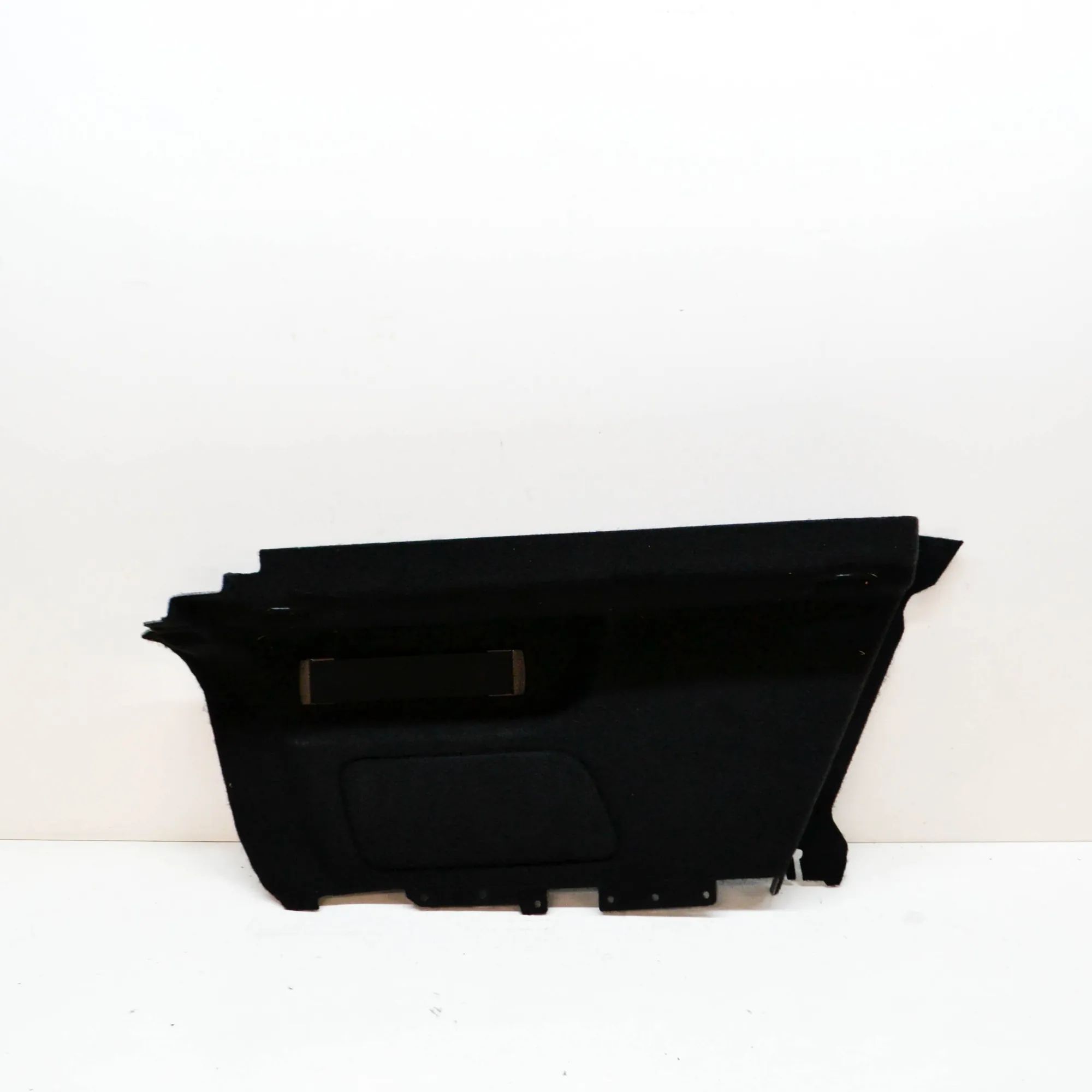 Jaguar I-Pace Right Side Trunk Trim Right Side Trunk Trim — JAGUAR I-PACE (X590) (2...