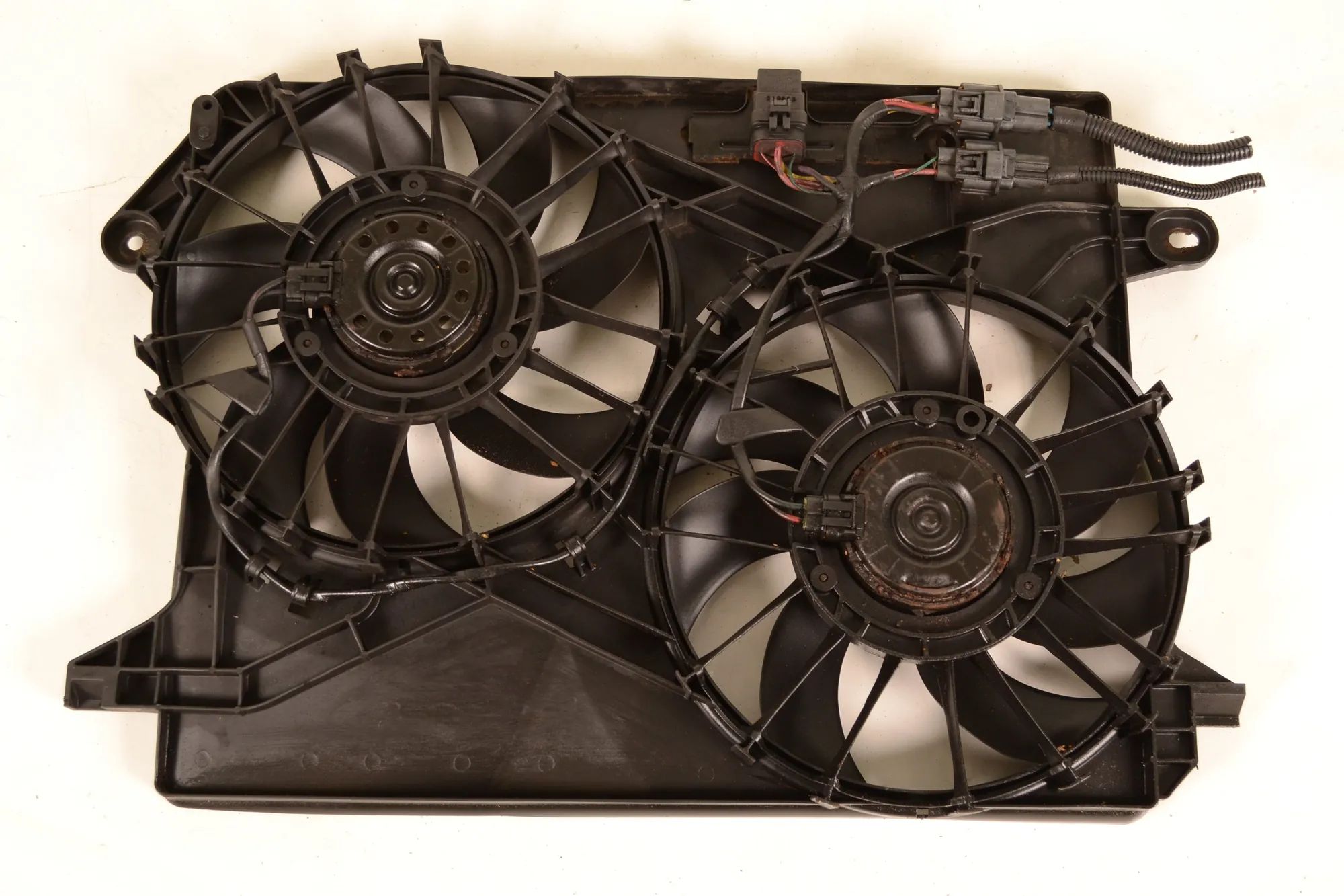 Chrysler 300C Engine Cooling Fan Shroud Engine Cooling Fan Shroud — CHRYSLER 300 (C LX)...
