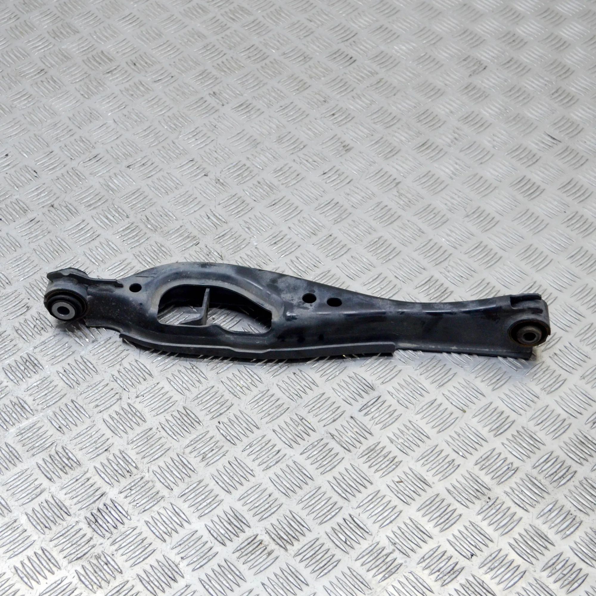 Honda Odyssey Rear Right Lower Control Arm Rear Right Lower Control Arm — HONDA ODYSSEY (R...