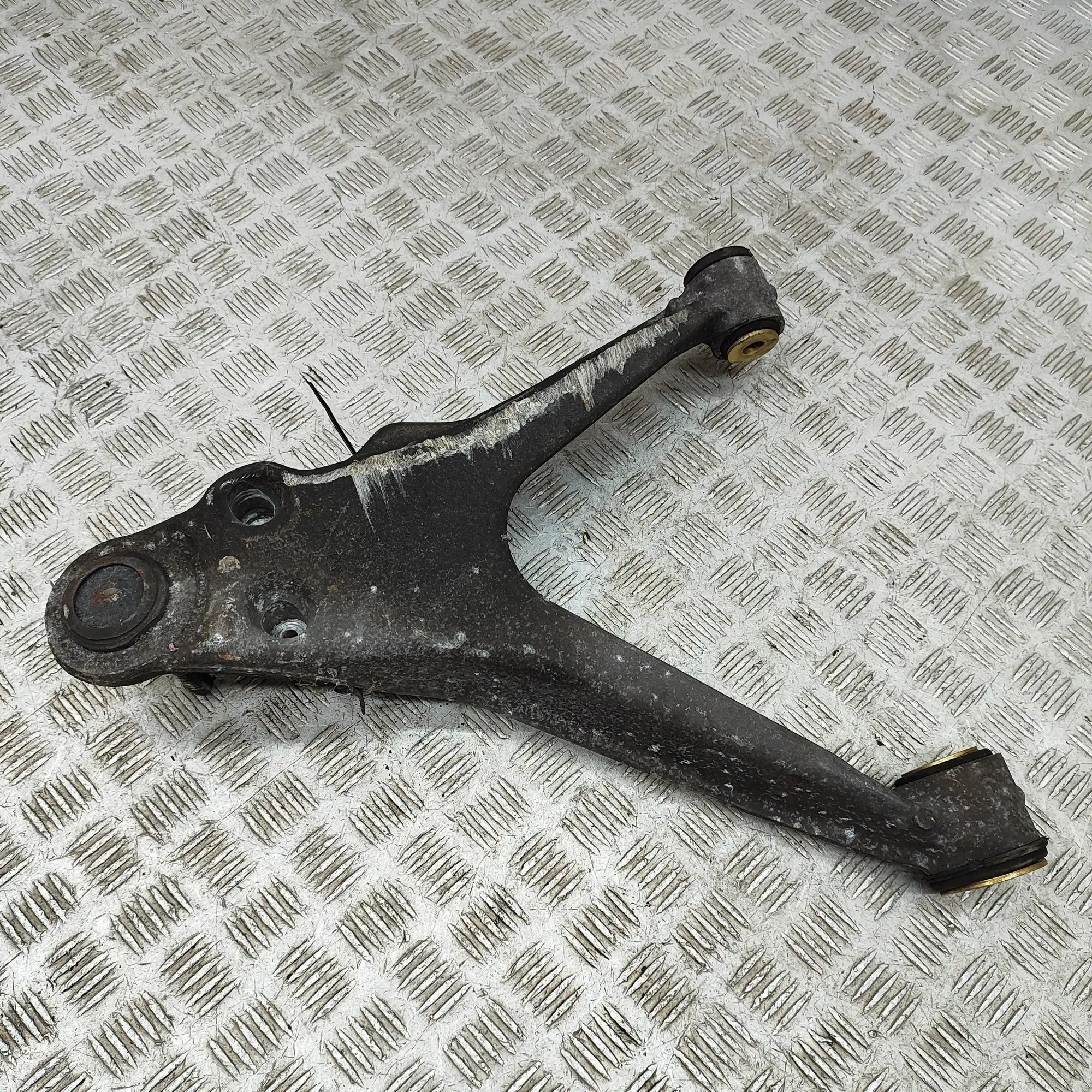 Chevrolet Corvette (C6) Front Right Lower Control Arm Front Right Lower Control Arm — CHEVROLET CORVE...