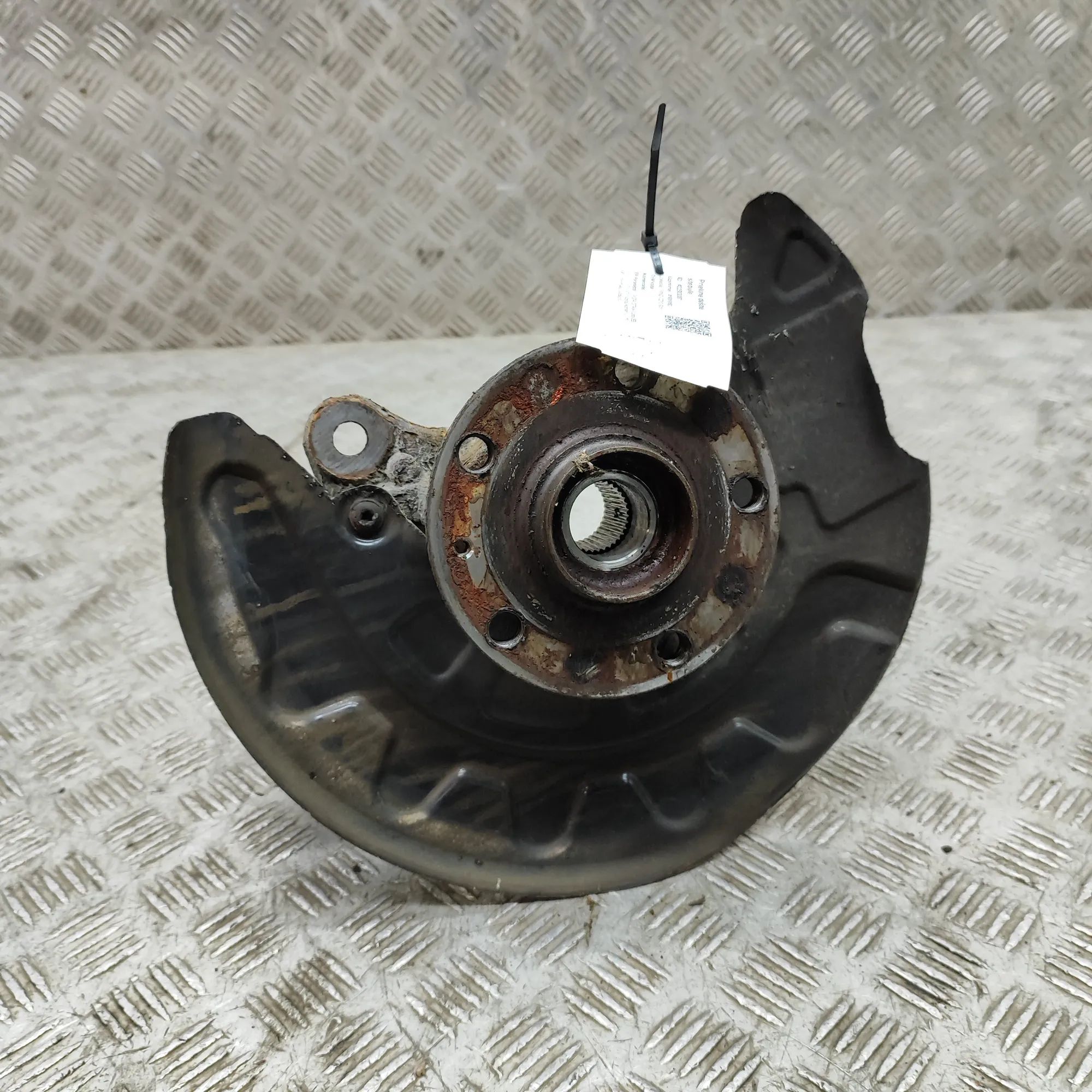 Skoda Octavia Front Right Wheel Hub Front Right Wheel Hub — SKODA OCTAVIA (III Comb...