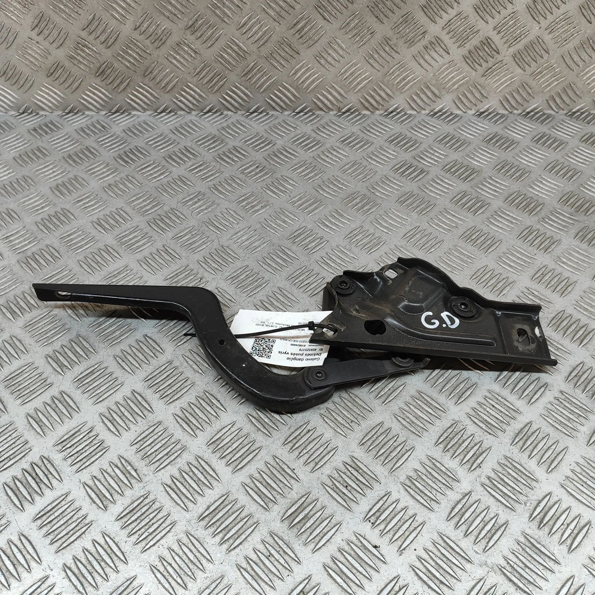 Mercedes-Benz 200 - 280 (W114, W115) Right Side Bootlid Hinge Right Side Bootlid Hinge — MERCEDES BENZ S-CLAS...