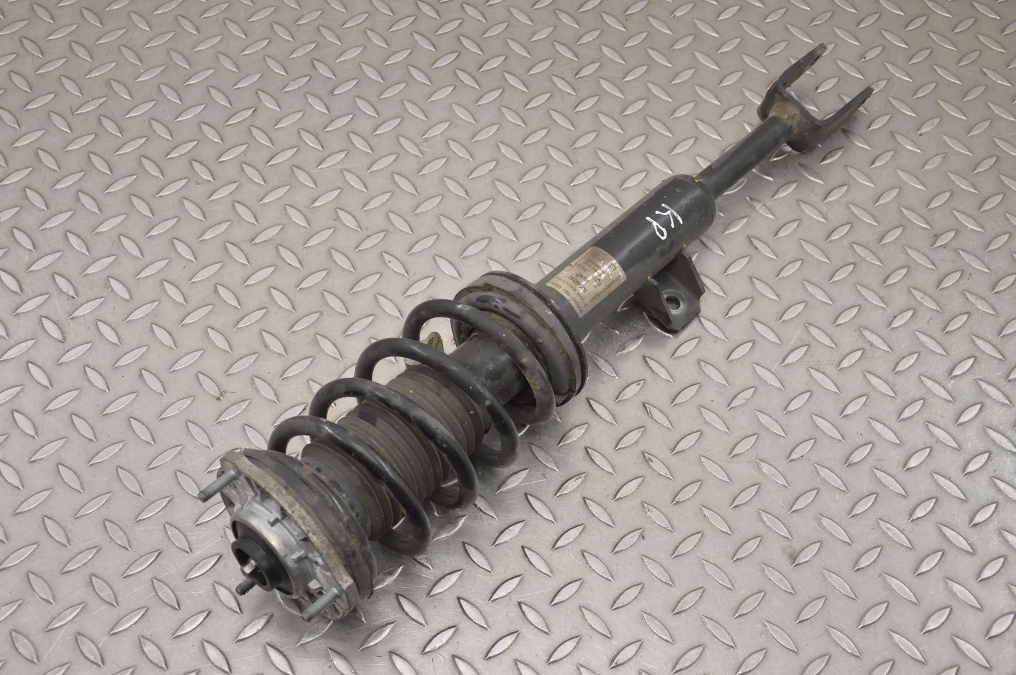 Alfa-Romeo Giulia (952) Shock absorber — front left Shock absorber — front left — ALFA ROMEO GIULIA...