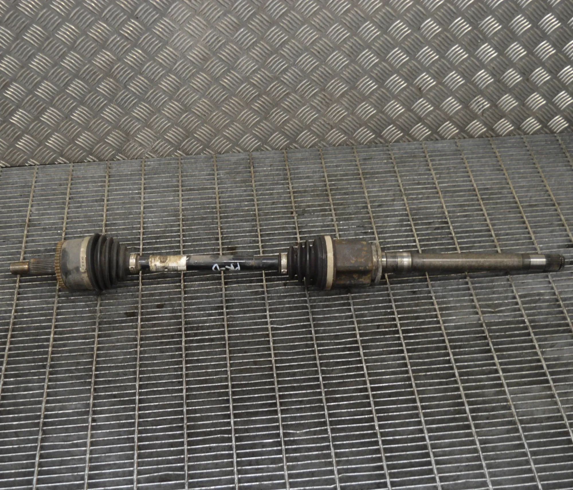 Land Rover Discovery Front Right Driveshaft Front Right Driveshaft — LAND ROVER DISCOVERY (...