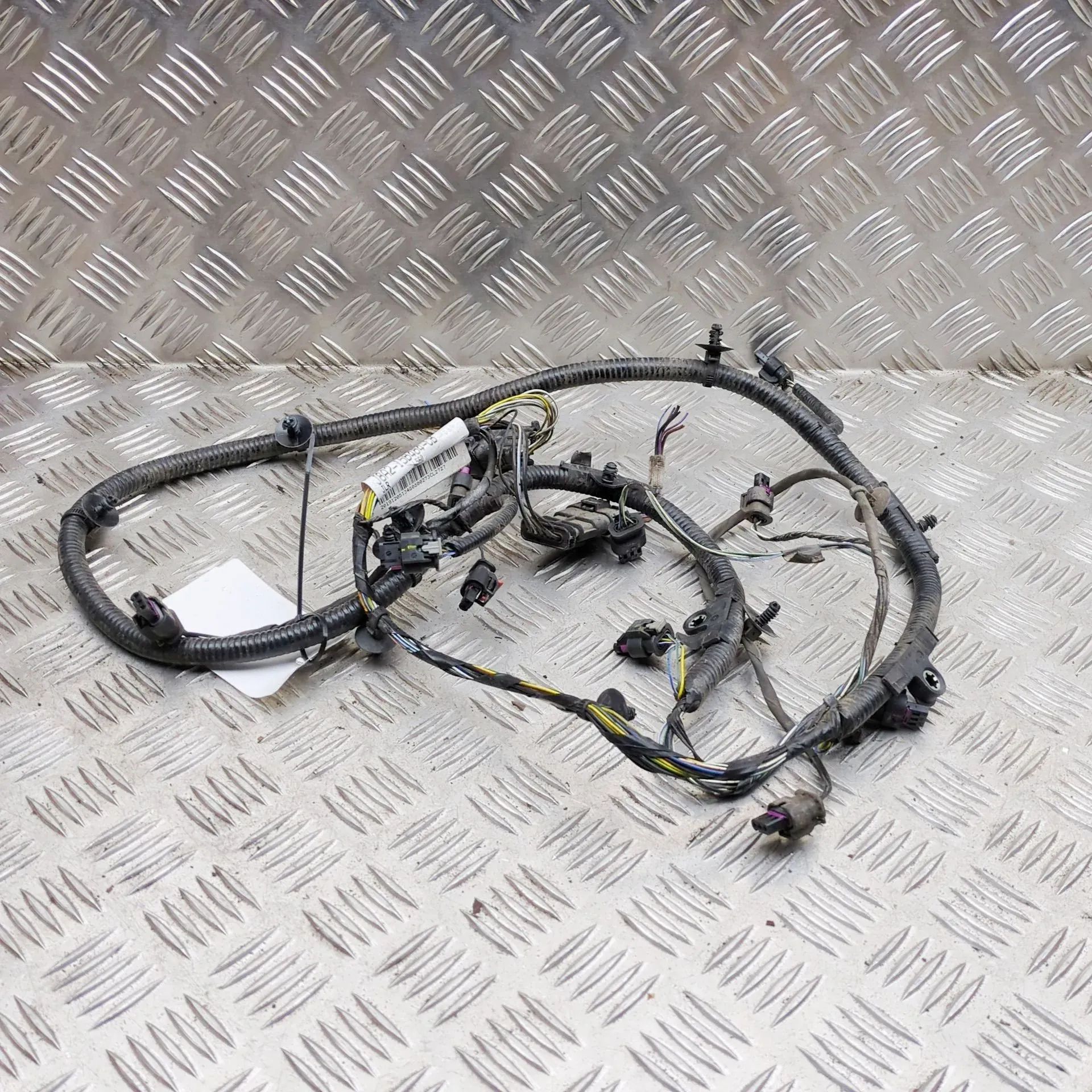 Land Rover Range Rover Velar Rear Parking Sensor Wiring Loom Rear Parking Sensor Wiring Loom — LAND ROVER RA...