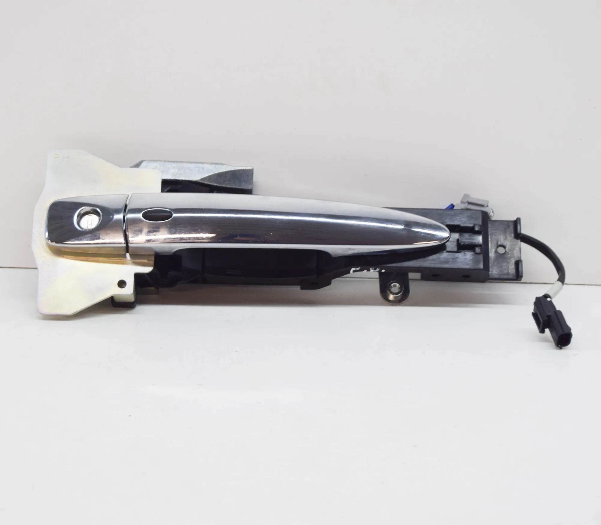Nissan Leaf Exterior door handle — front right Exterior door handle — front right — NISSAN LEA...
