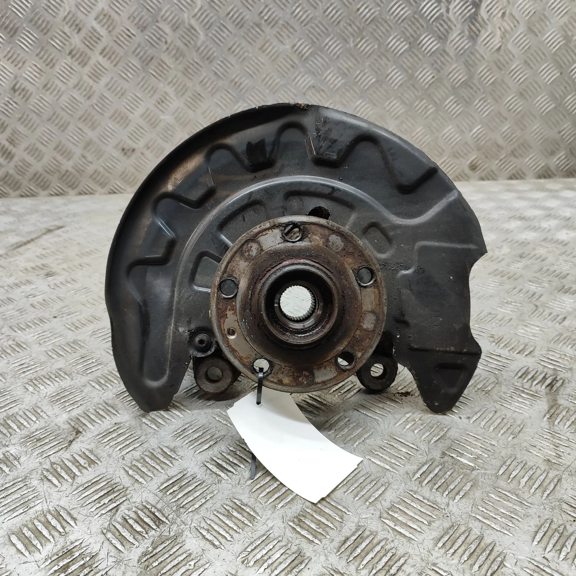 Skoda Octavia Front Left Wheel Hub Front Left Wheel Hub — SKODA OCTAVIA (III Combi...