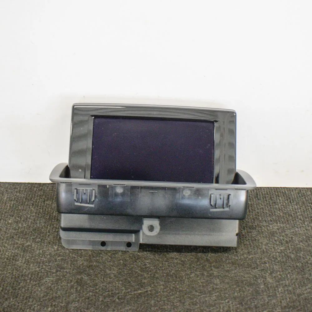 Audi Q3 (8U) Navigation display Navigation display — AUDI Q3 (8U) (2011-2018) —...