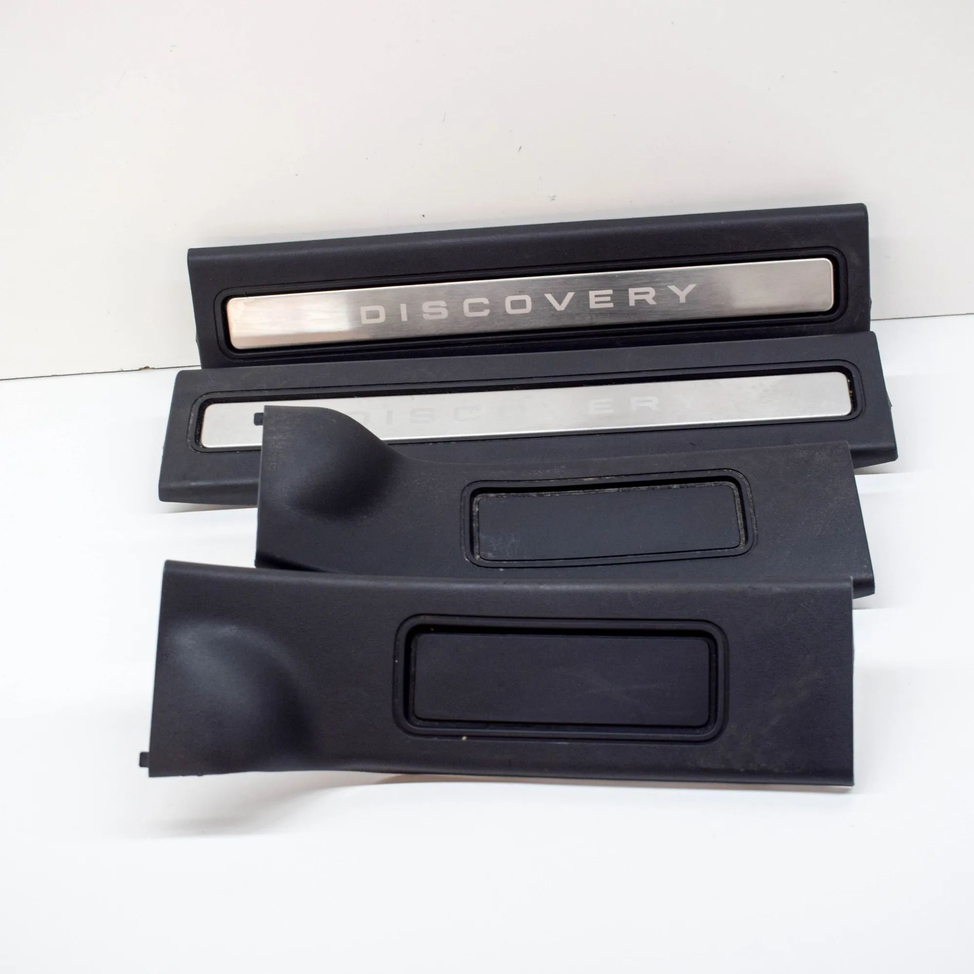 Land Rover Discovery Door Sill Trim Kit Door Sill Trim Kit — LAND ROVER DISCOVERY (V L4...