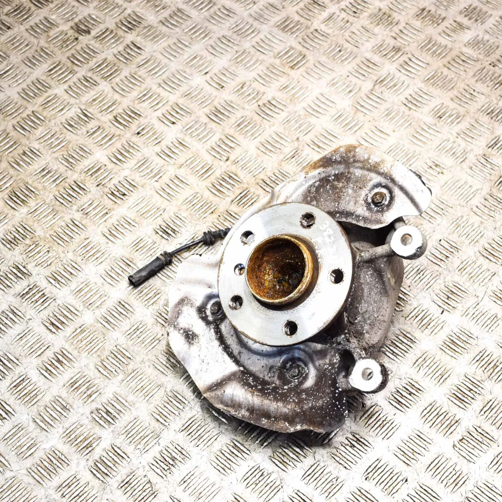 BMW i3 (I01) Front Left Wheel Hub Front Left Wheel Hub — BMW I3 (I01) (2013-2021)...