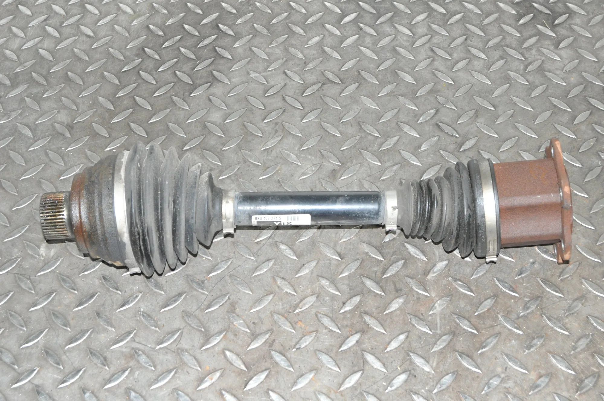 Audi A5 (B8) Front Left Driveshaft Front Left Driveshaft — AUDI A5 (Sportback 8TA)...