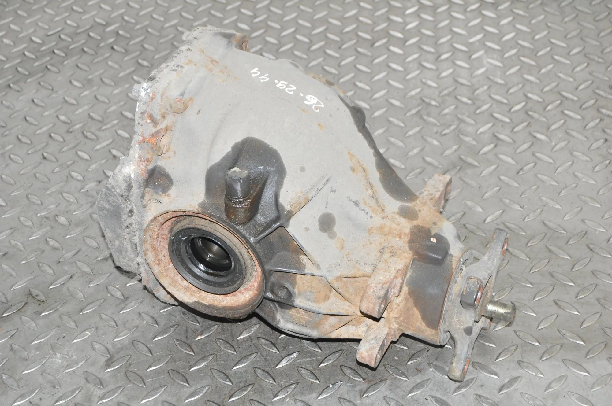 Mercedes-Benz CLS (C219) rear differential Rear differential — MERCEDES BENZ CLS (C219) (2...