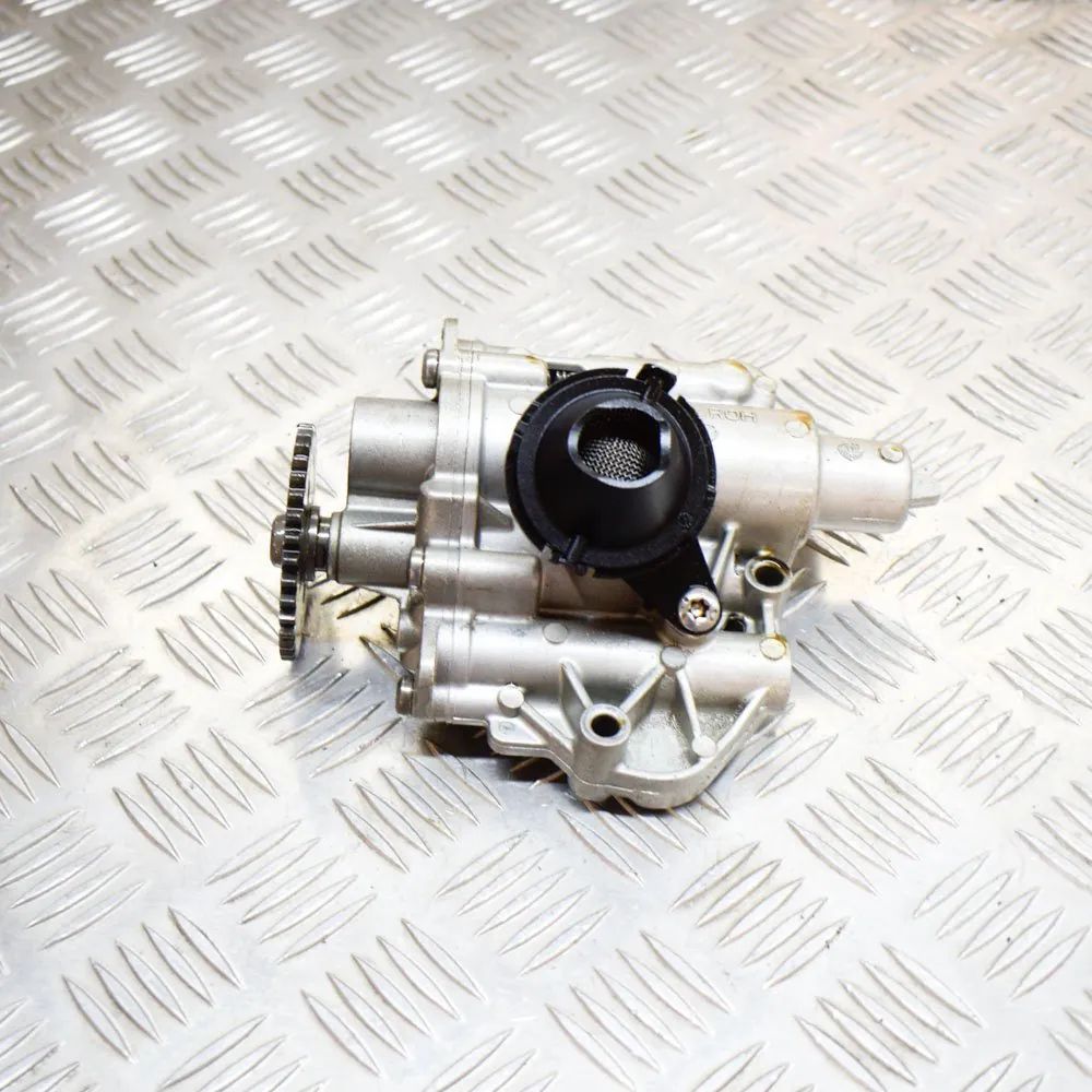 Audi A4 (B9) Oil Pump Oil pump — AUDI A4 (8W2, B9) (2015-...) — 04E11...