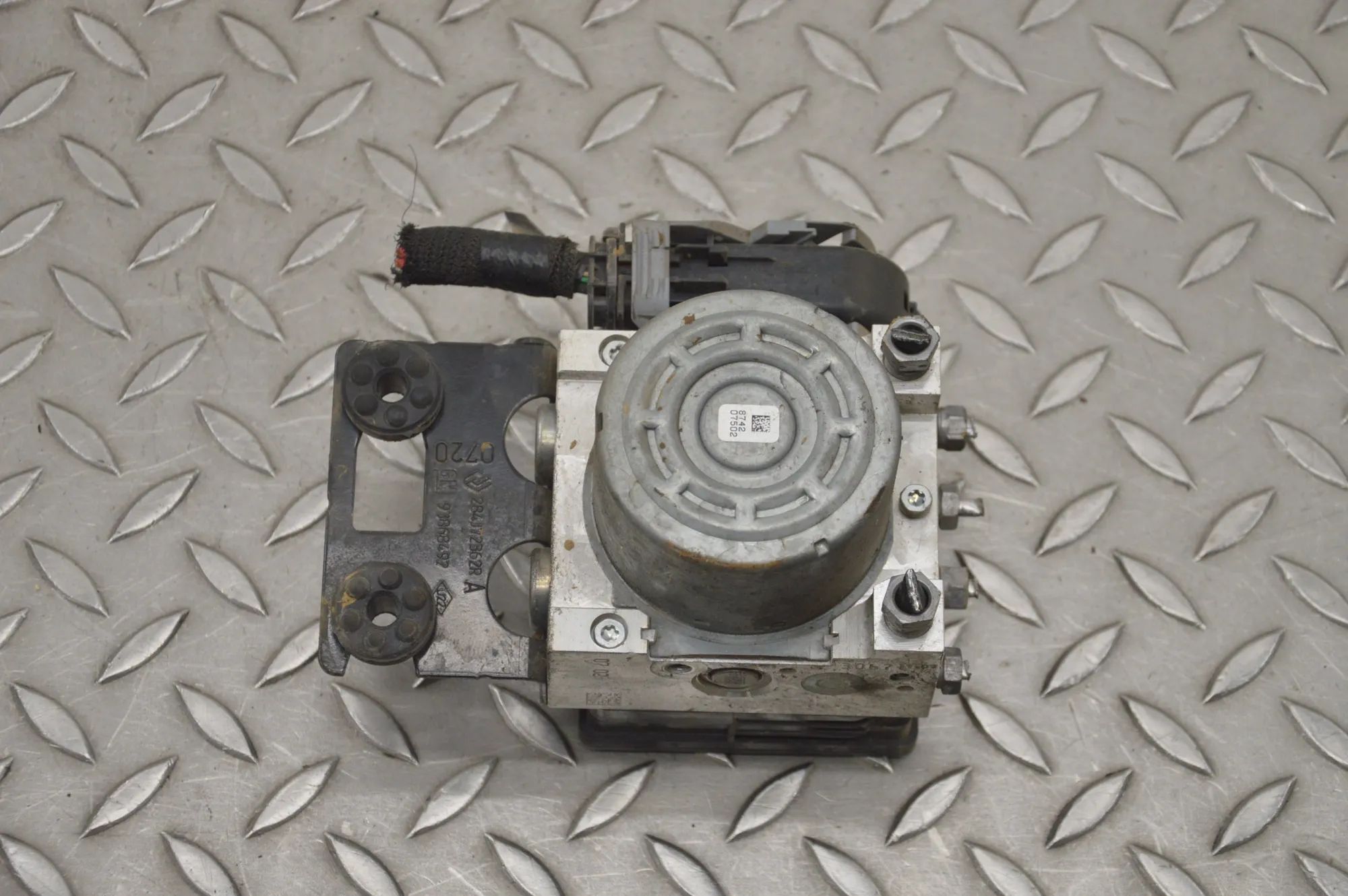 Renault Trafic ABS hydraulic pump ABS Pump — RENAULT TRAFIC (III Minibus / passen...