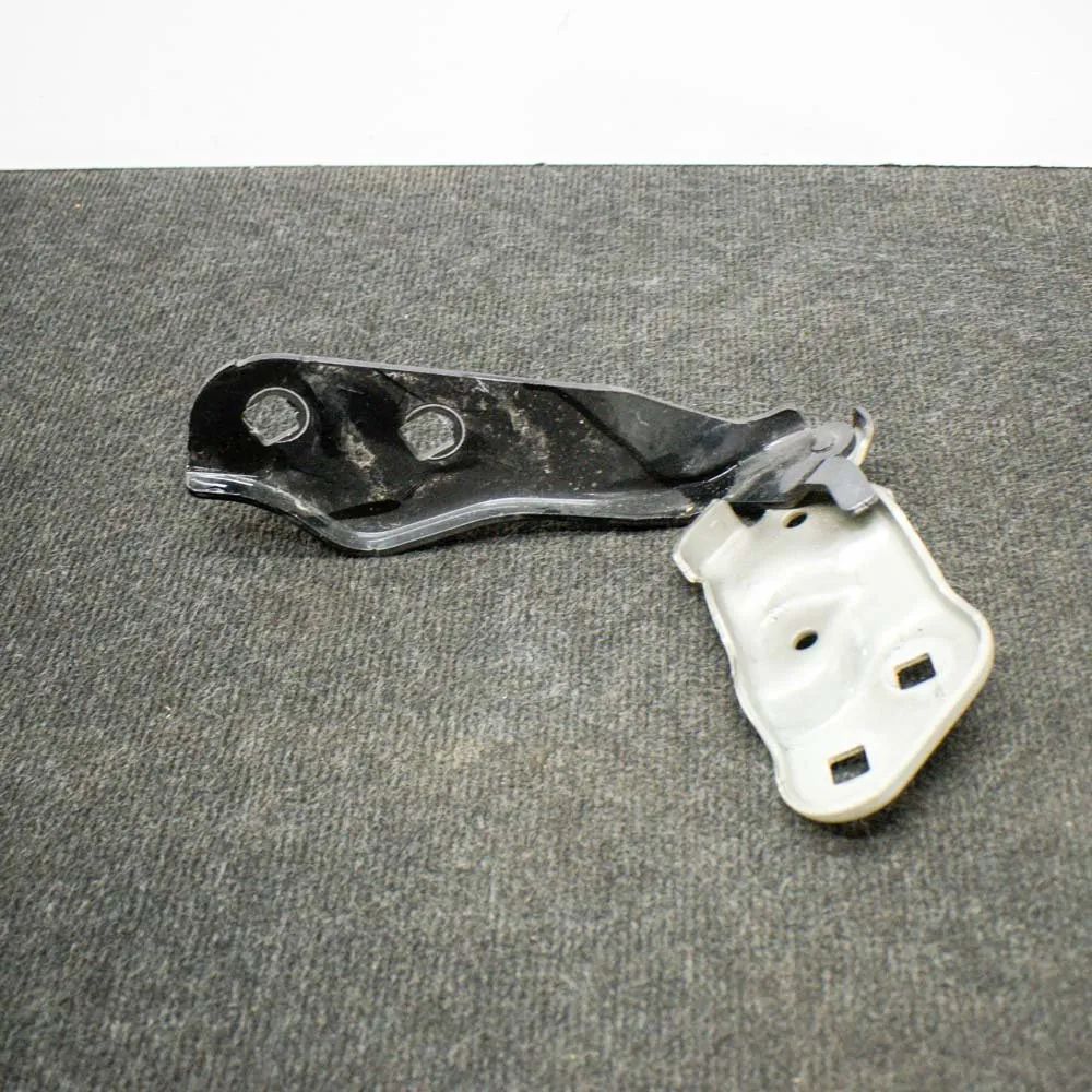 Tesla Model 3 Bonnet hinge — front right Bonnet hinge — front right — TESLA MODEL 3 (201...