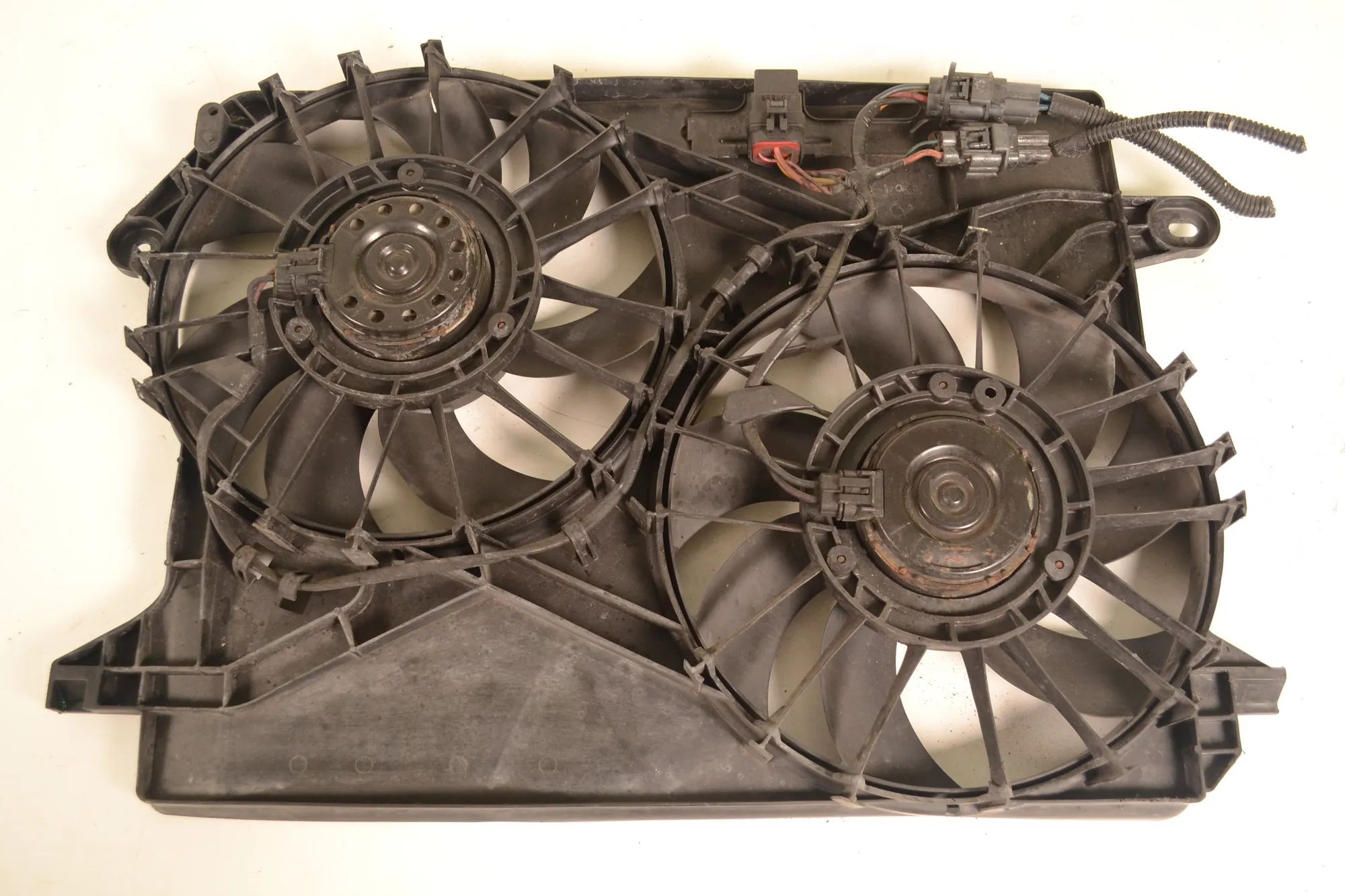 Chrysler 300C Engine Cooling Fan Shroud Engine Cooling Fan Shroud — CHRYSLER 300 (C LX)...