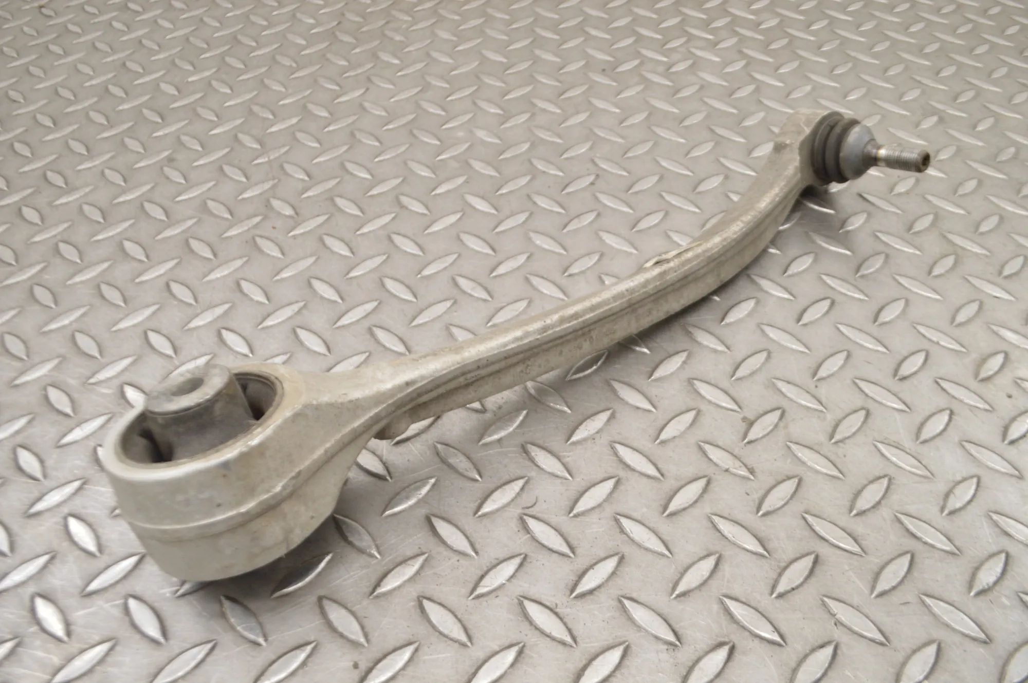 Tesla Model S Front Left Curved Control Arm Front Left Curved Control Arm — TESLA MODEL X (...