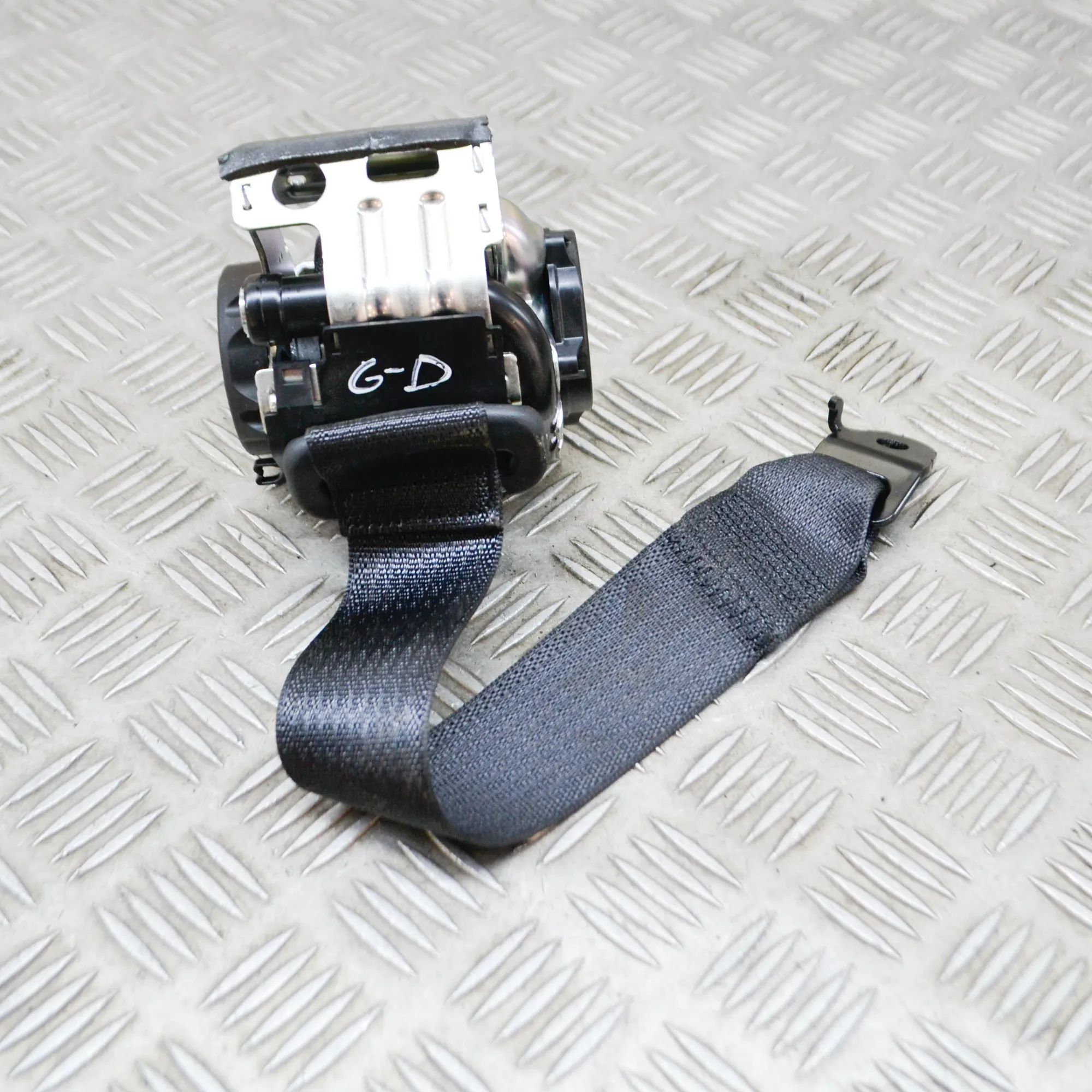 Tesla Model 3 Rear Right Seatbelt Rear Right Seatbelt — TESLA MODEL 3 (2018-...) ...