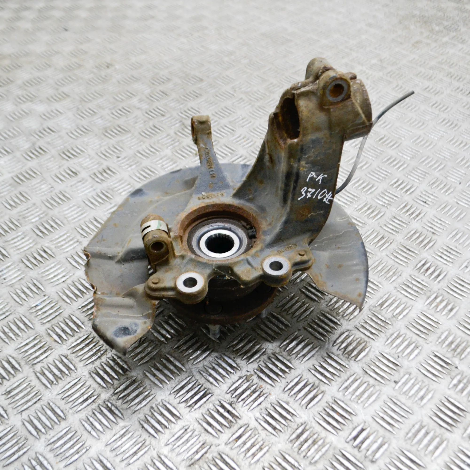 Ford Kuga Front Left Wheel Hub Front Left Wheel Hub — FORD KUGA (II DM2) (2012...
