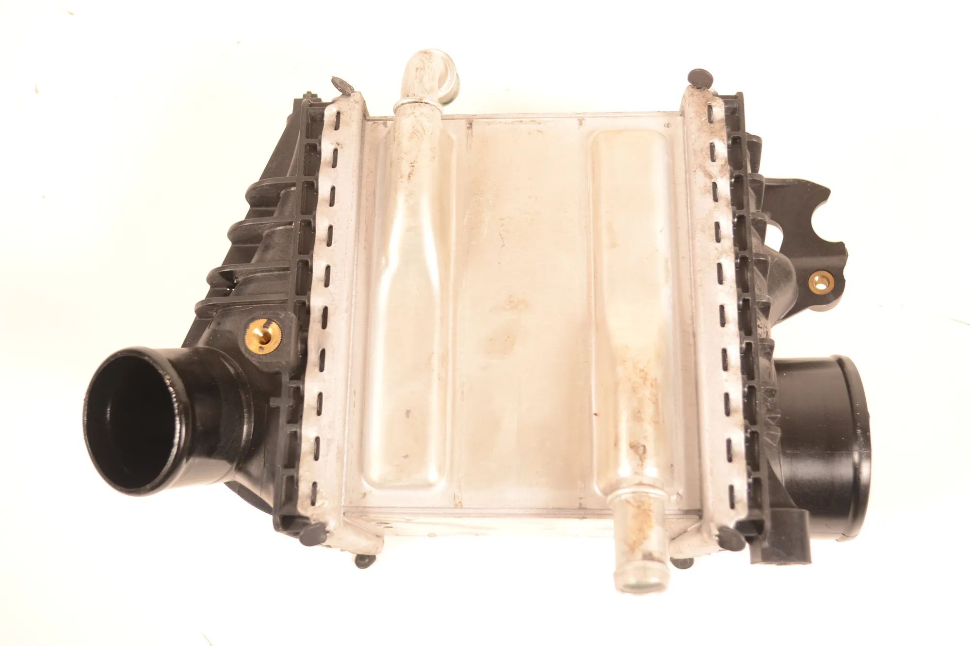 Infiniti Q50 Intercooler radiator Intercooler radiator — INFINITI Q50 (2013-...) ...