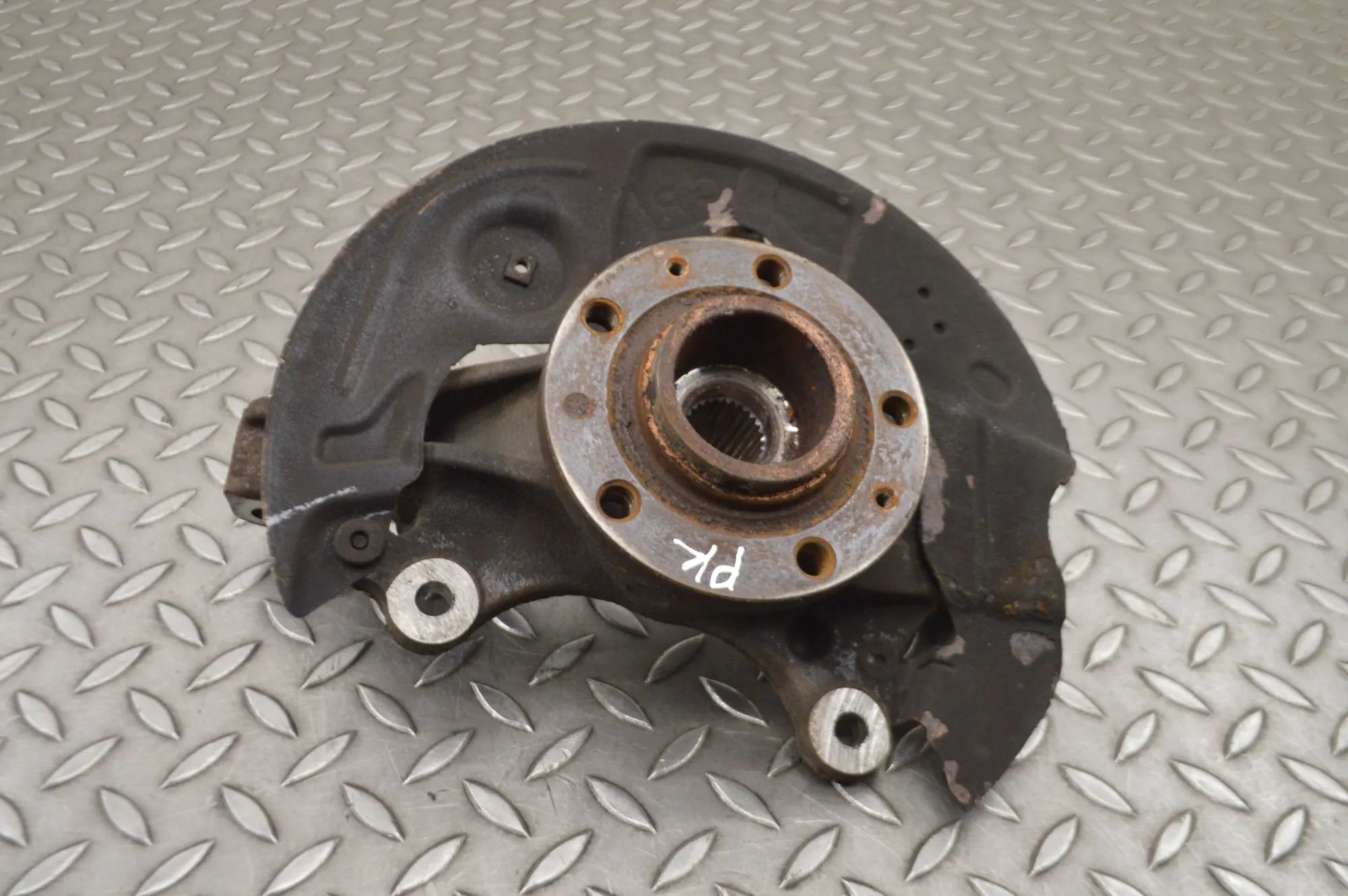 Peugeot 3008 Front Left Wheel Hub Front Left Wheel Hub — PEUGEOT 3008 (II SUV) (2...