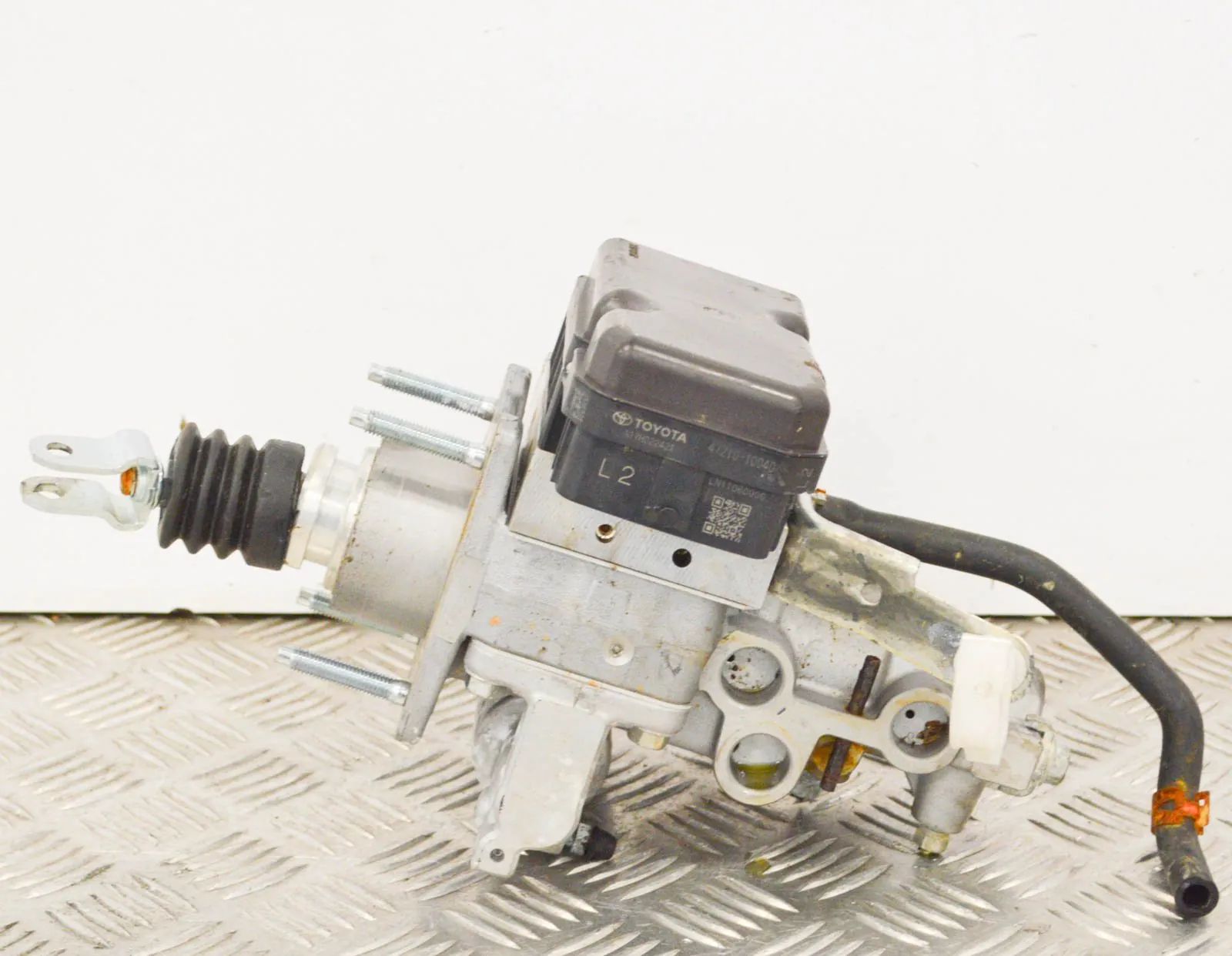 Toyota C-HR Brake Cylinder Brake Cylinder — TOYOTA C-HR (_X1_) (2016-...) ...