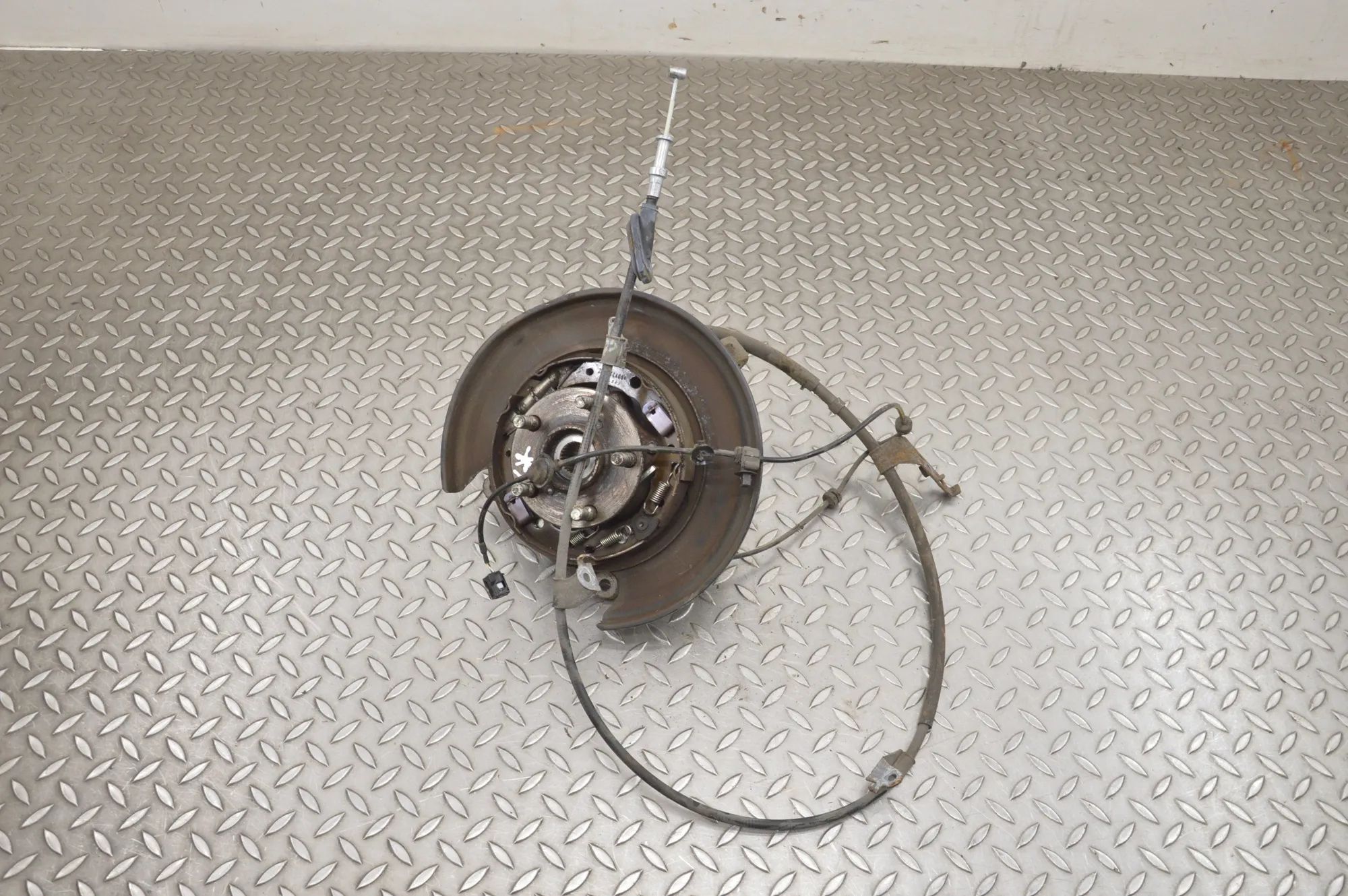 Toyota GT86 Rear Left Wheel Hub Spindle Rear Left Wheel Hub Spindle — TOYOTA GT (86 Cou...
