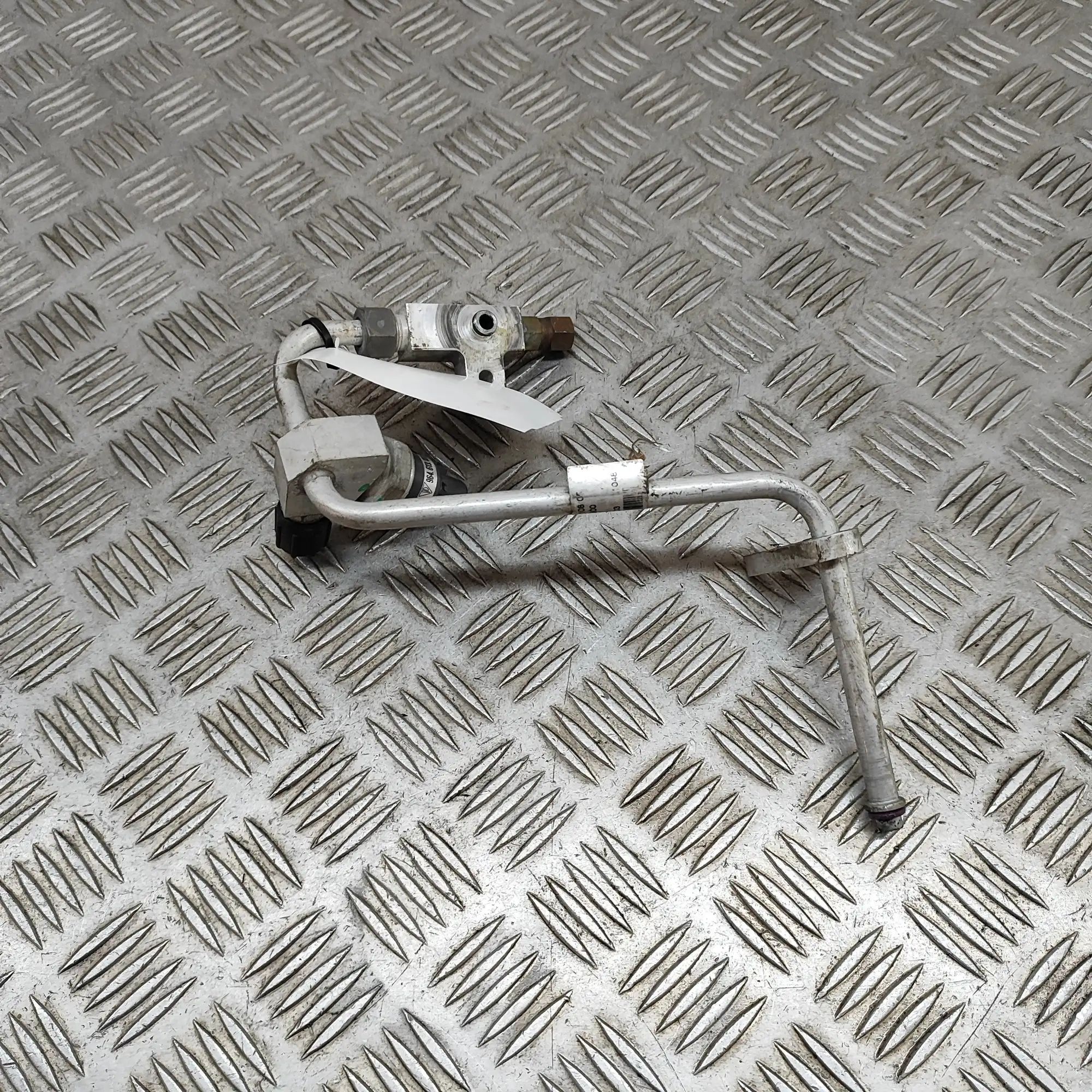 Porsche 911 (996) A/C Air Con Hose Pipe A/C Air Con Hose Pipe — PORSCHE 911 (Cabrio 996...