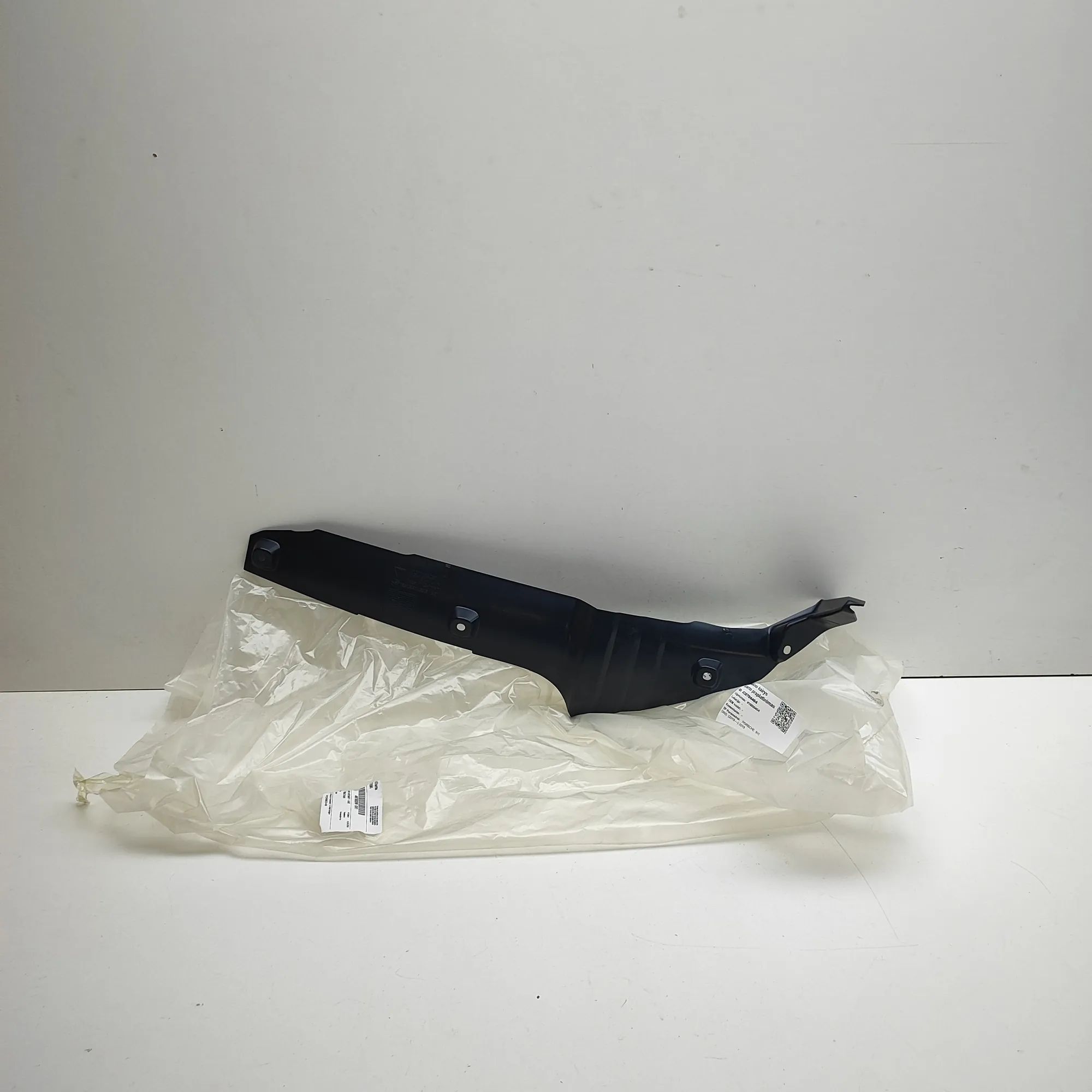 Porsche 911 (991) Plastic fender panel — front left Plastic fender panel — front left — PORSCHE 911...