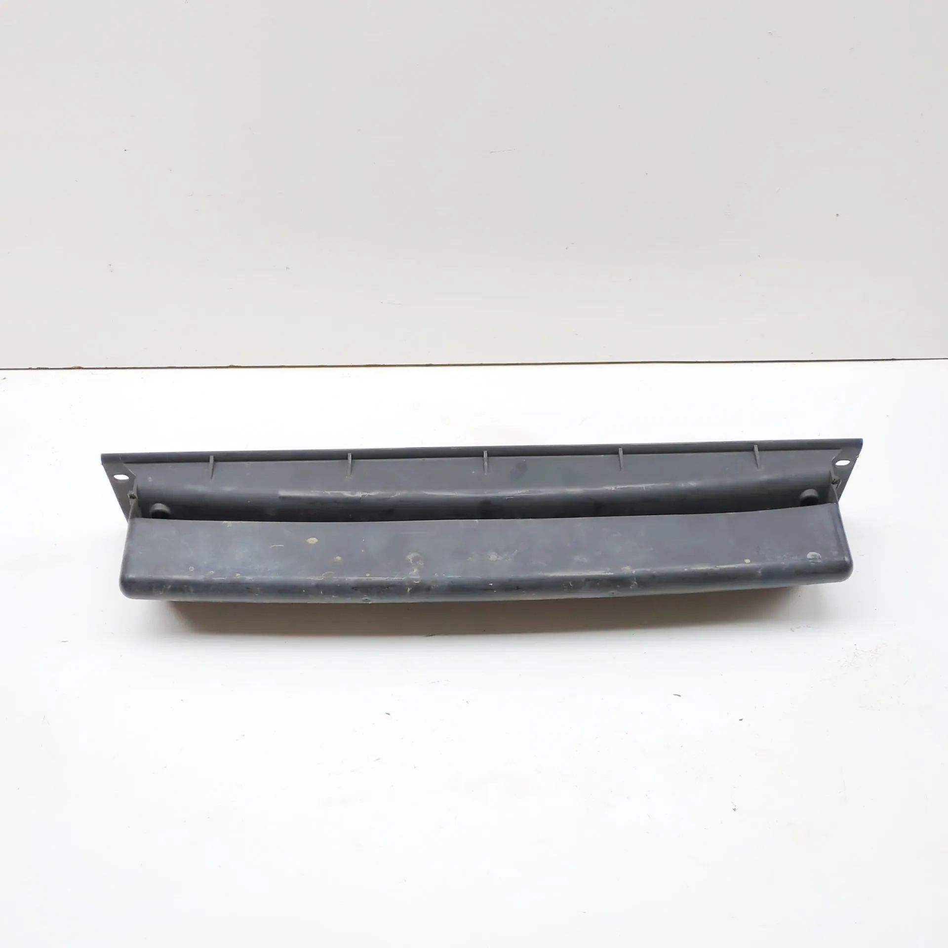 Land Rover Range Rover Velar Air intake duct part Air intake duct part — LAND ROVER RANGE ROVER V...