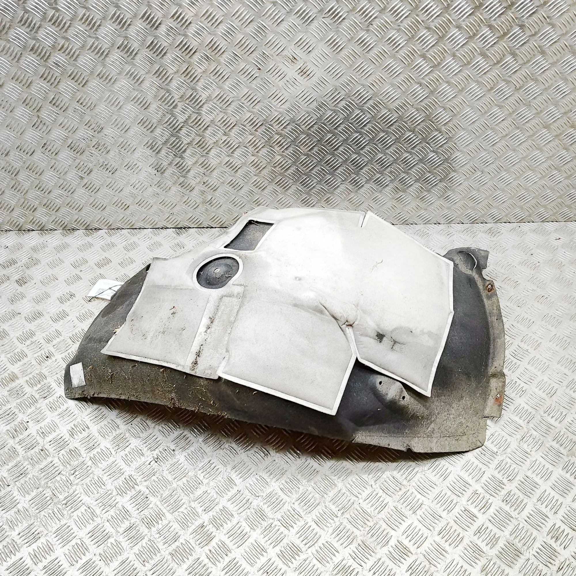 Land Rover Range Rover Sport (L494) Wheel arch liner — front — left — rear section Wheel arch liner — front — left — rear section ...