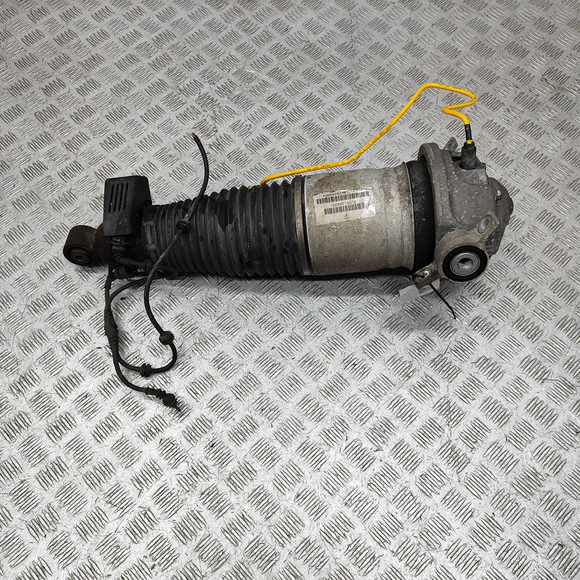 Porsche Cayenne Rear Right Air Shock Absorber Rear Right Air Shock Absorber — PORSCHE CAYENNE...