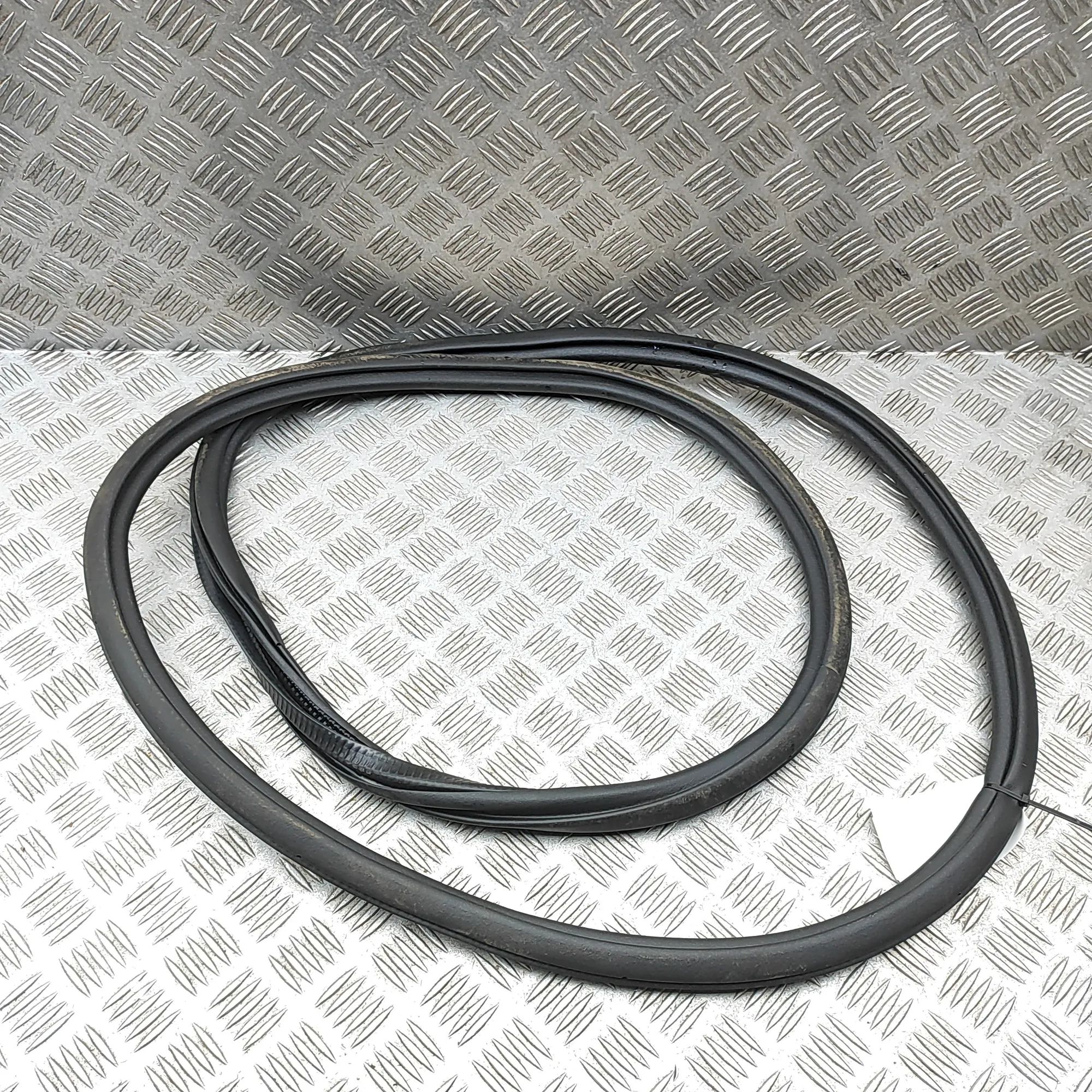 Audi Q5 (GU) Door rubber seal — rear left Door rubber seal — rear left — AUDI Q5 (GUB) (2...