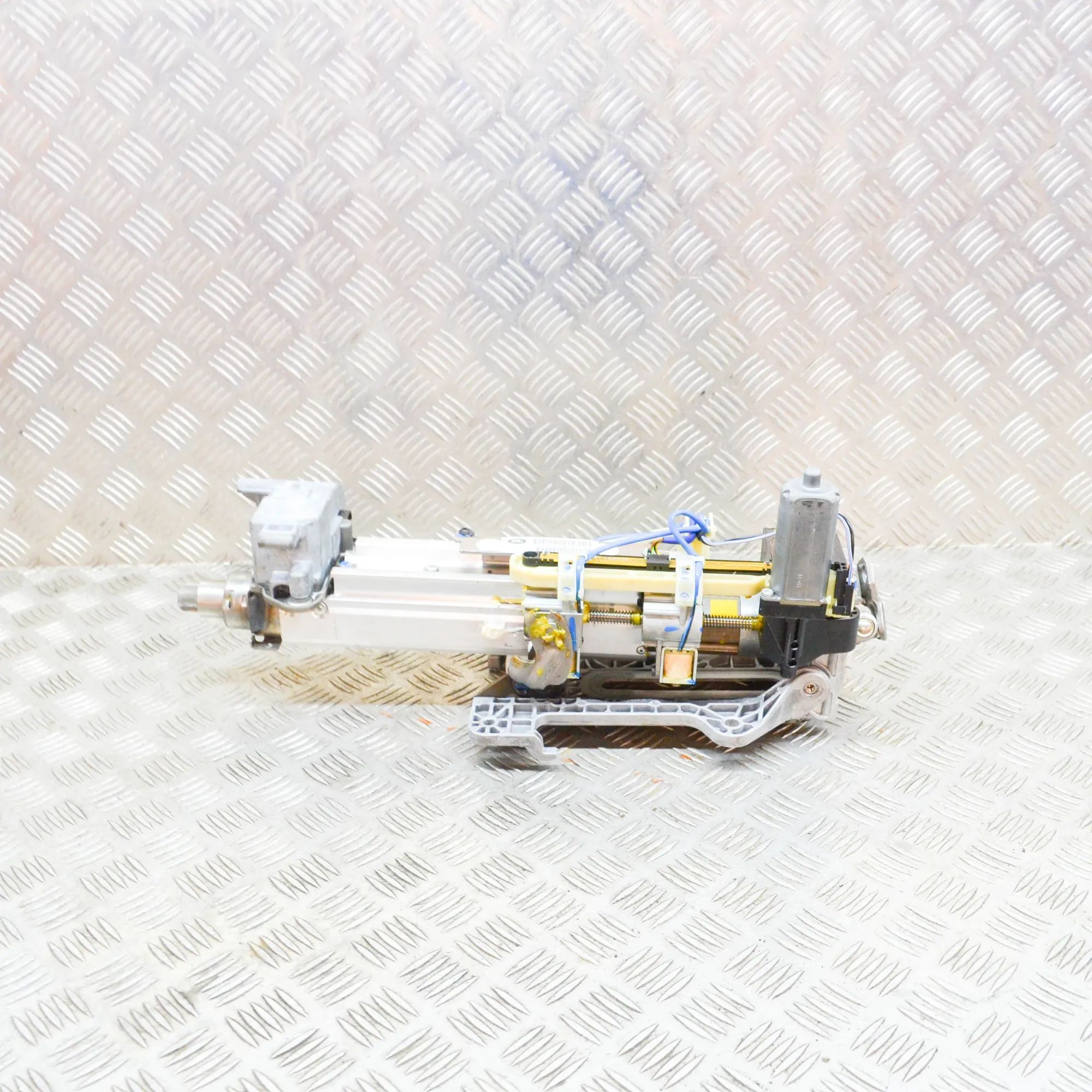 Land Rover Discovery Steering Column Mechanism Steering Column Mechanism — LAND ROVER DISCOVER...