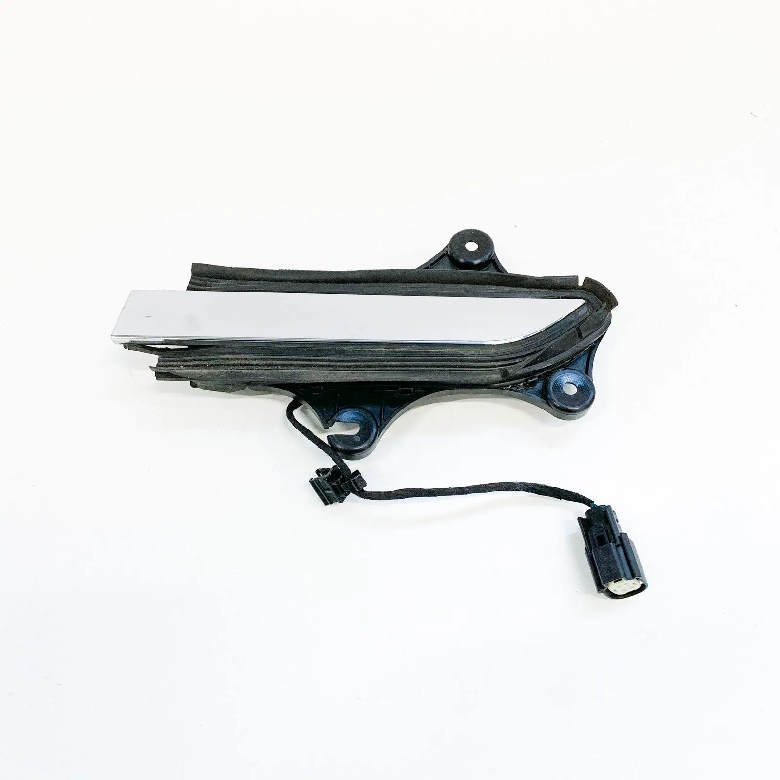 Tesla Model X Exterior door handle — rear left Exterior door handle — rear left — TESLA MODEL ...