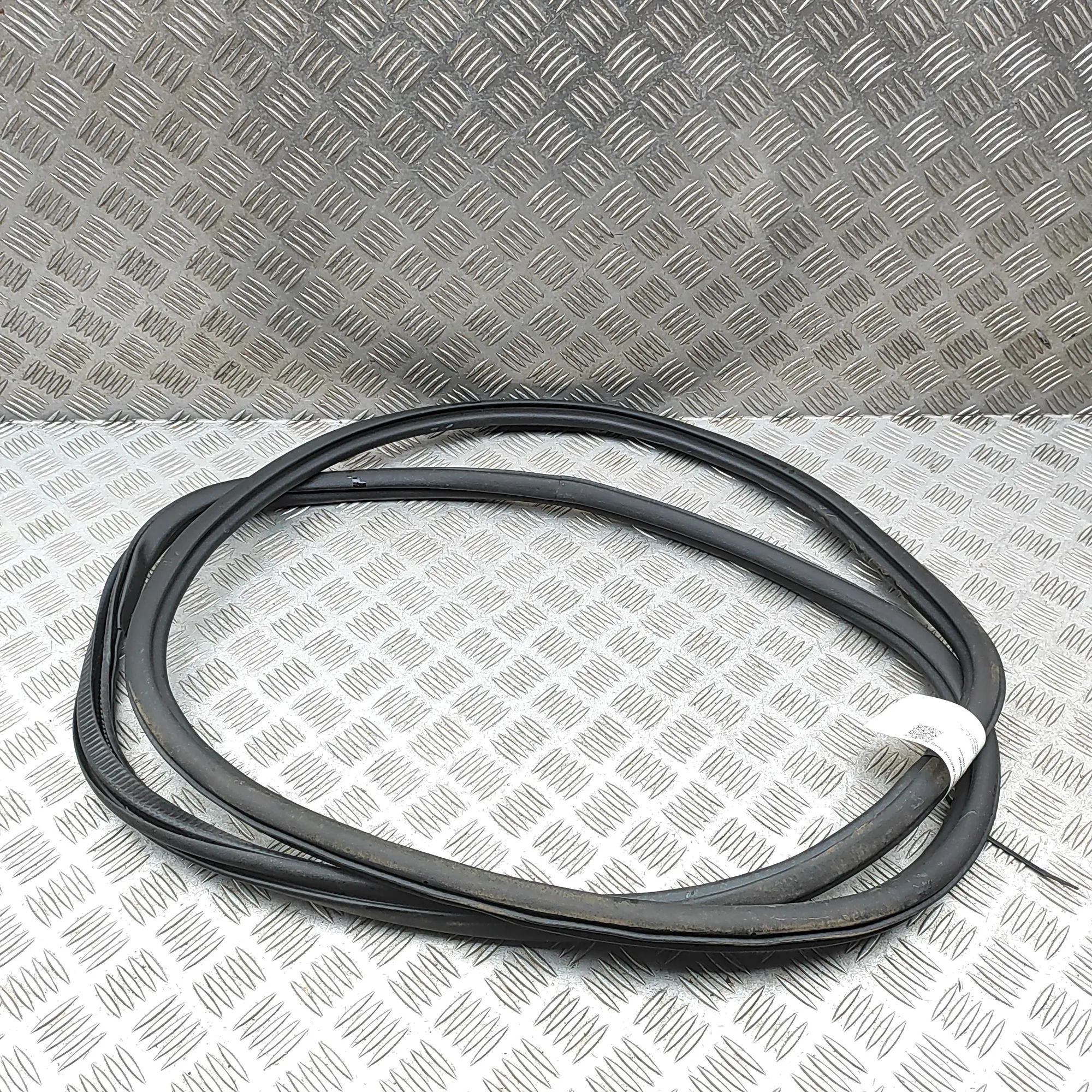 Audi Q5 (GU) Door rubber seal — front right Door rubber seal — front right — AUDI Q5 (GUB) ...