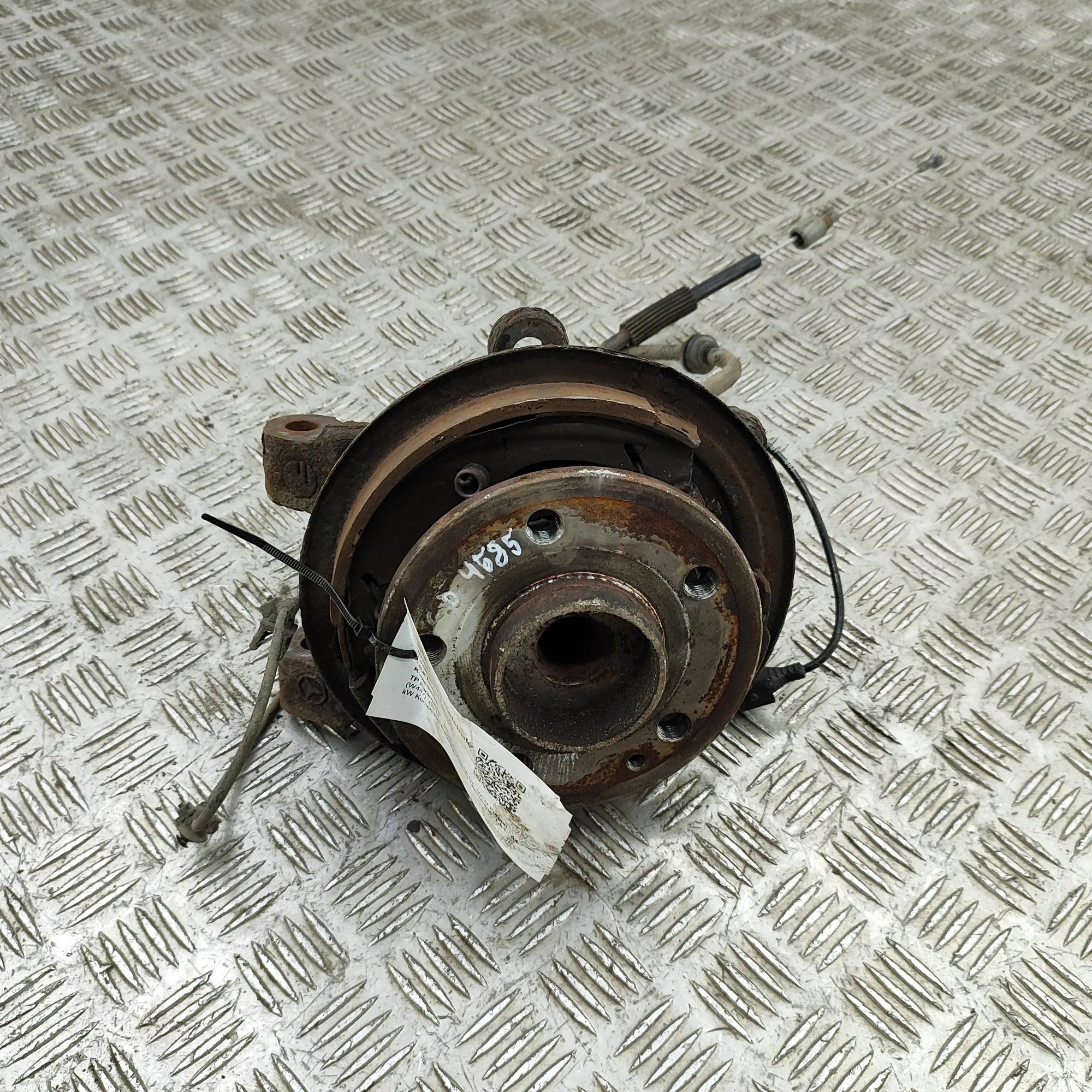 Mercedes-Benz V / Vito / EQV (W447) Rear Right Wheel Hub Rear Right Wheel Hub — MERCEDES BENZ VITO (Van ...