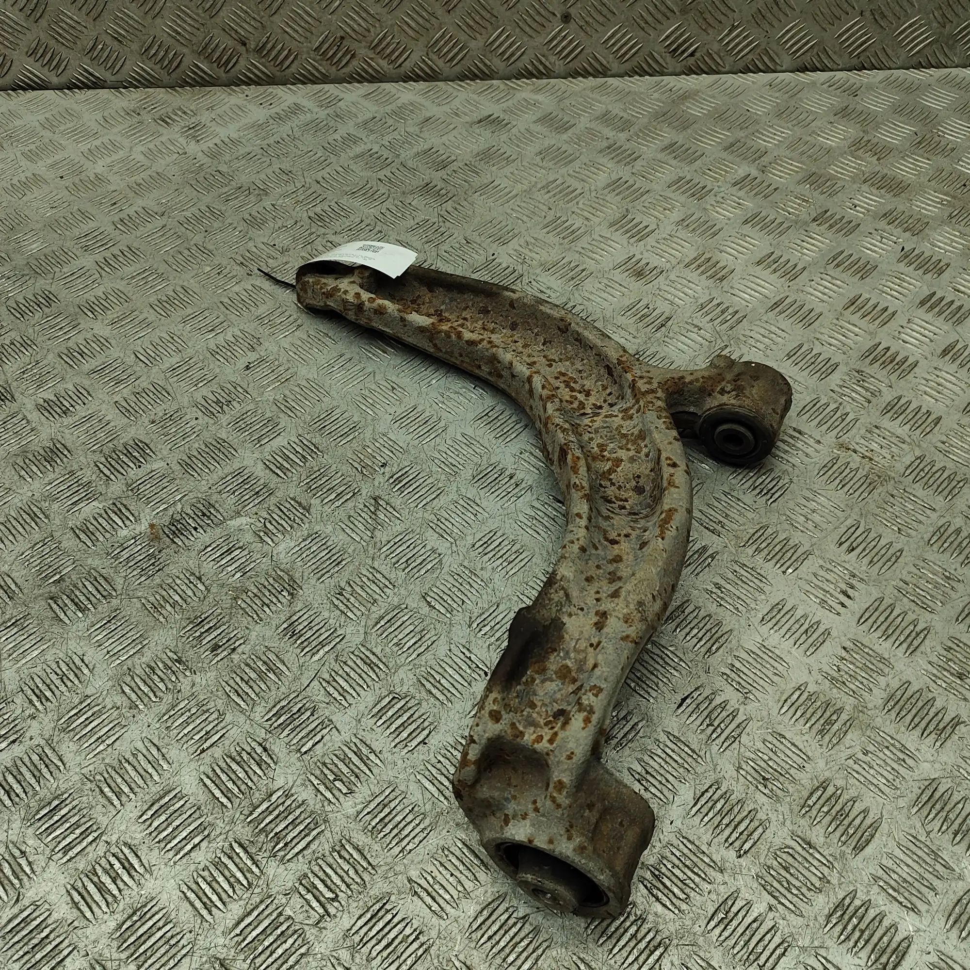 Volkswagen Transporter (T5, Caravelle, Multivan) Front Right Lower Control Arm Front Right Lower Control Arm — VW TRANSPORTER ...
